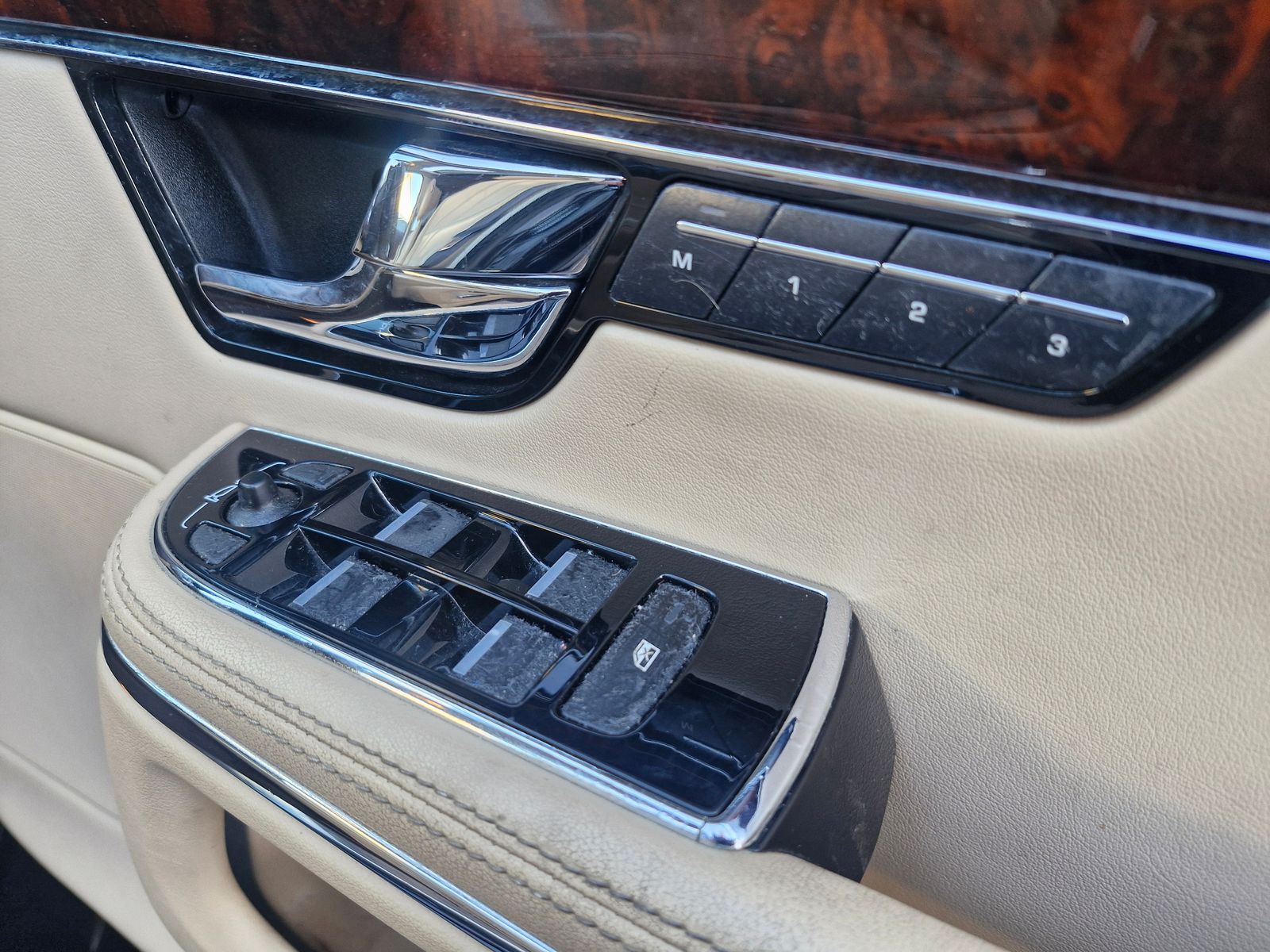 Jaguar XJ 3.0d V6 Luxury Saloon 4dr Diesel Auto Euro 5 (275 ps) 4dr Automatic 2025