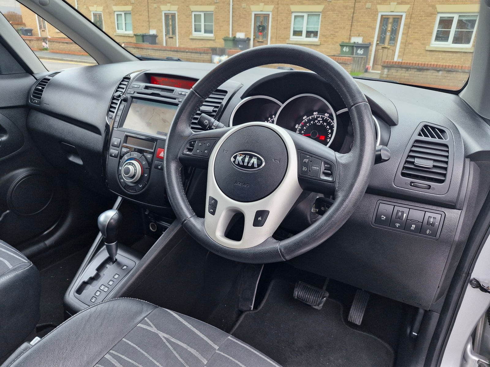 Kia Venga 1.6 3 MPV 5dr Petrol Auto Euro 5 (Sat Nav) (123 bhp) 5dr Automatic 2025