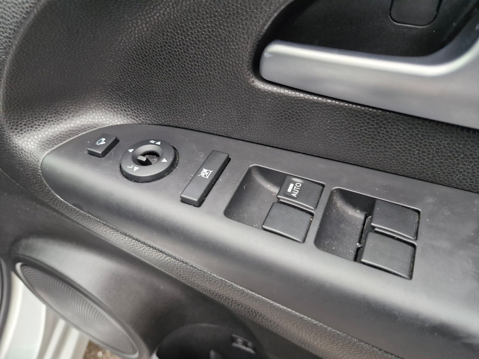 Kia Venga 1.6 3 MPV 5dr Petrol Auto Euro 5 (Sat Nav) (123 bhp) 5dr Automatic 2025