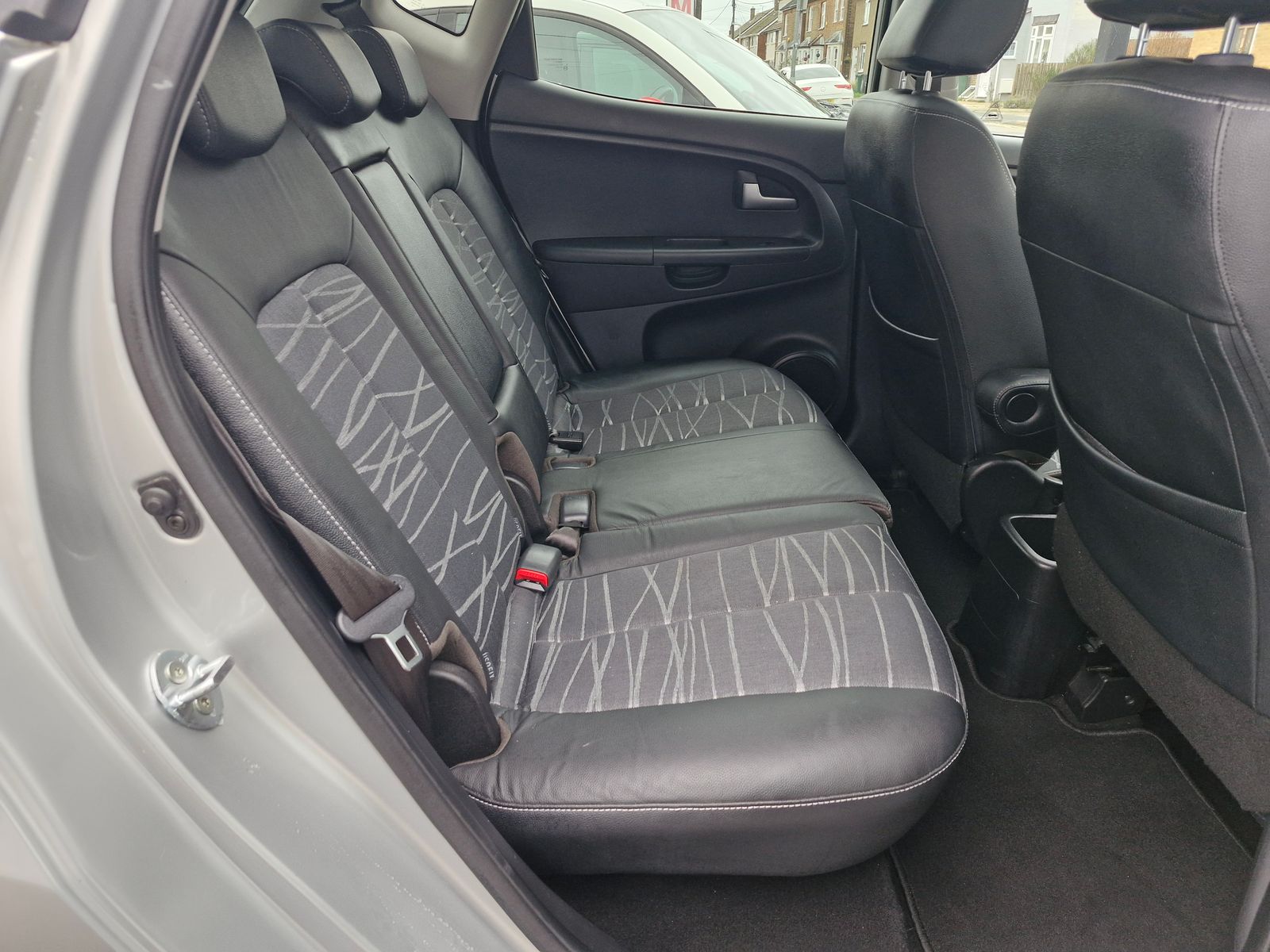 Kia Venga 1.6 3 MPV 5dr Petrol Auto Euro 5 (Sat Nav) (123 bhp) 5dr Automatic 2025