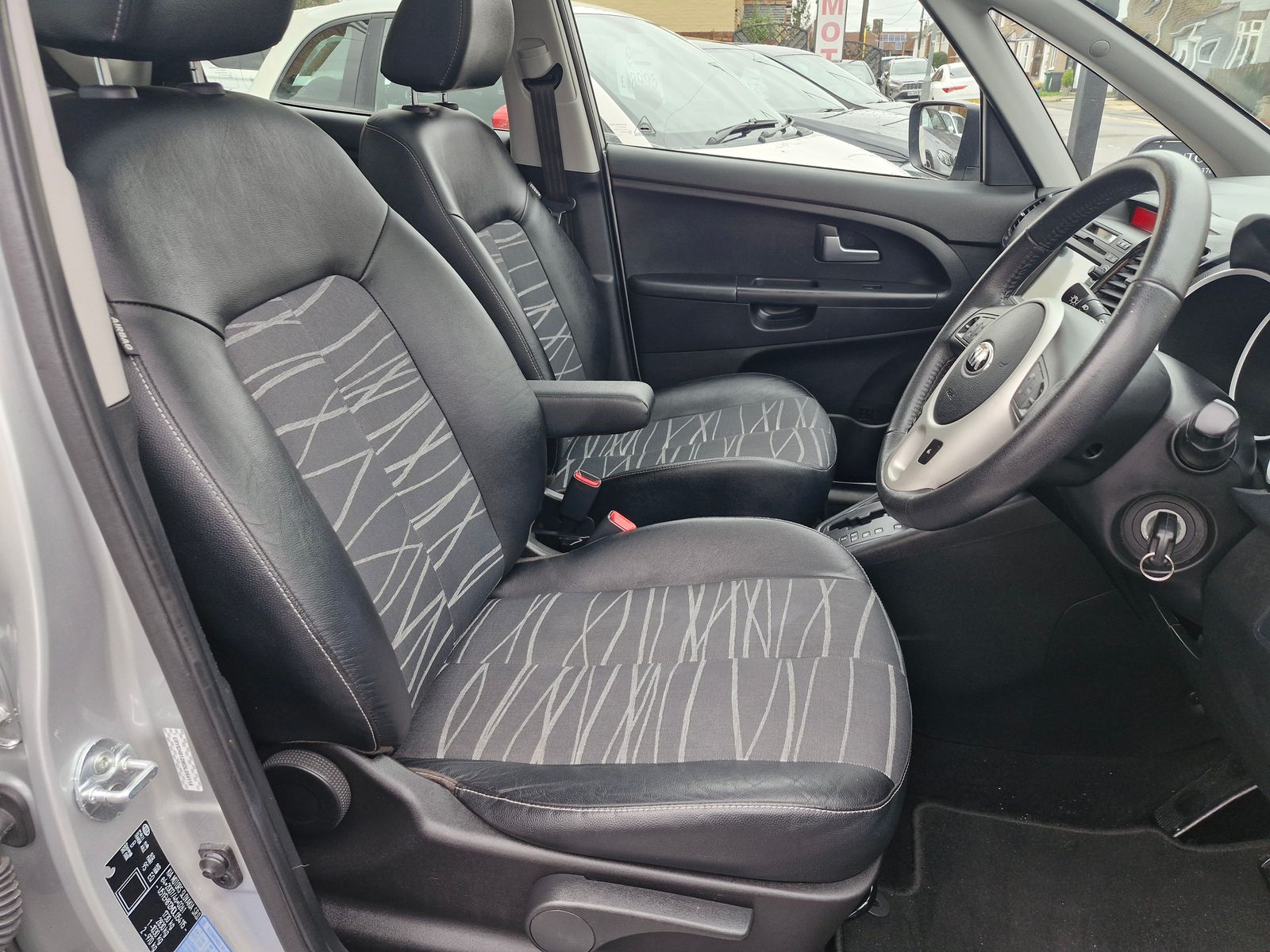 Kia Venga 1.6 3 MPV 5dr Petrol Auto Euro 5 (Sat Nav) (123 bhp) 5dr Automatic 2025