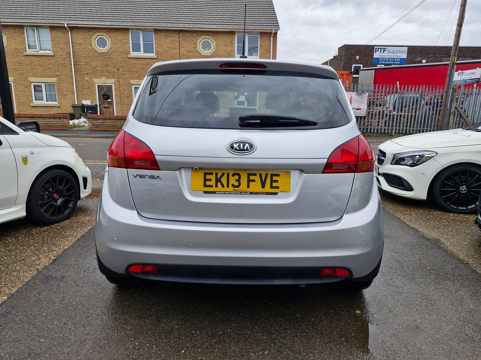 Kia Venga 1.6 3 MPV 5dr Petrol Auto Euro 5 (Sat Nav) (123 bhp) 5dr Automatic 2025