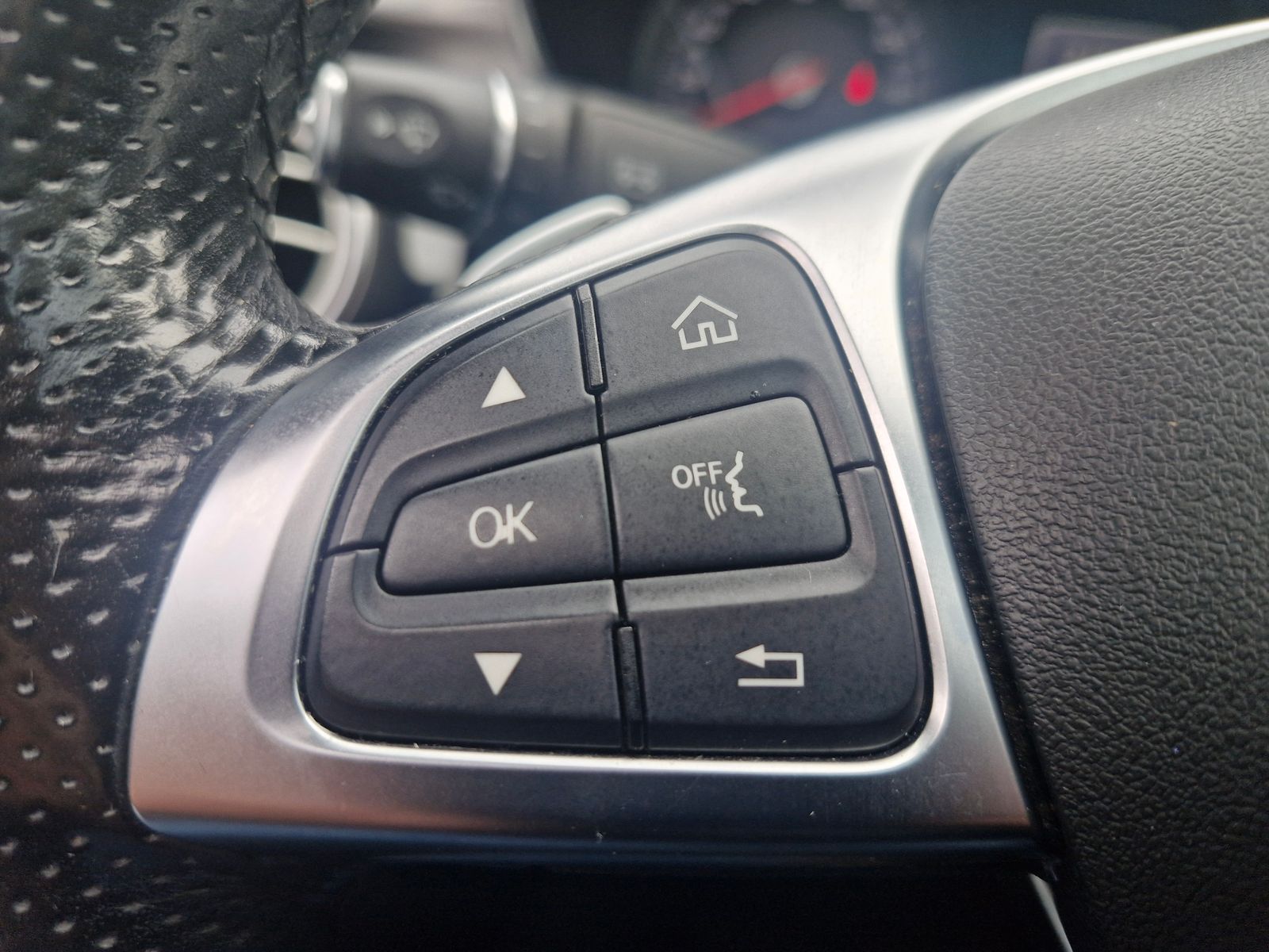 Mercedes-Benz C Class 2.1 C220 BlueTEC AMG Line (Premium) Saloon 4dr Diesel G-Tronic+ Euro 6 (s/s) (170 ps) 4dr Automatic 2025