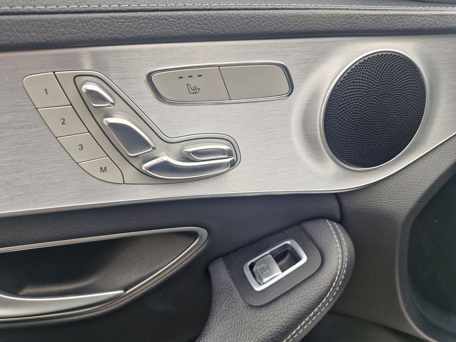 Mercedes-Benz C Class 2.1 C220 BlueTEC AMG Line (Premium) Saloon 4dr Diesel G-Tronic+ Euro 6 (s/s) (170 ps) 4dr Automatic 2025