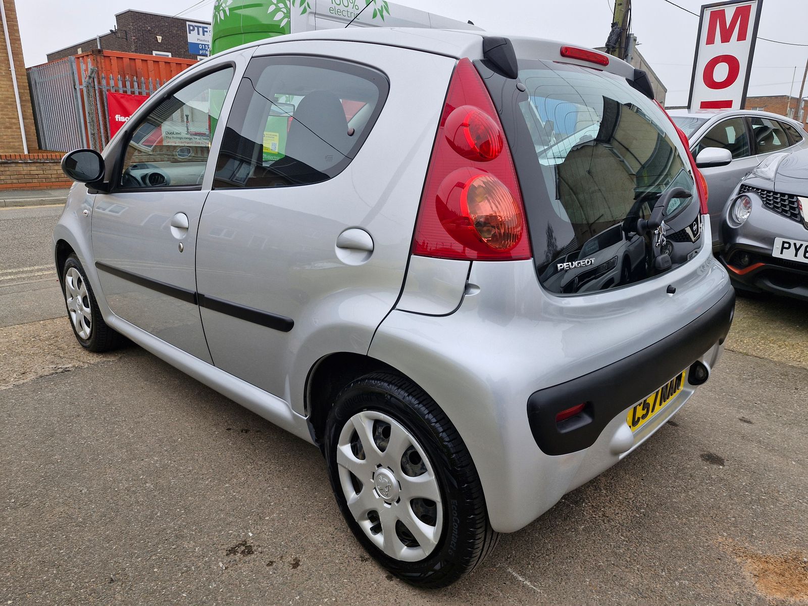 Peugeot 107 1.0 12V Urban Hatchback 5dr Petrol Manual Euro 5 (68 ps) 5dr Manual 2026