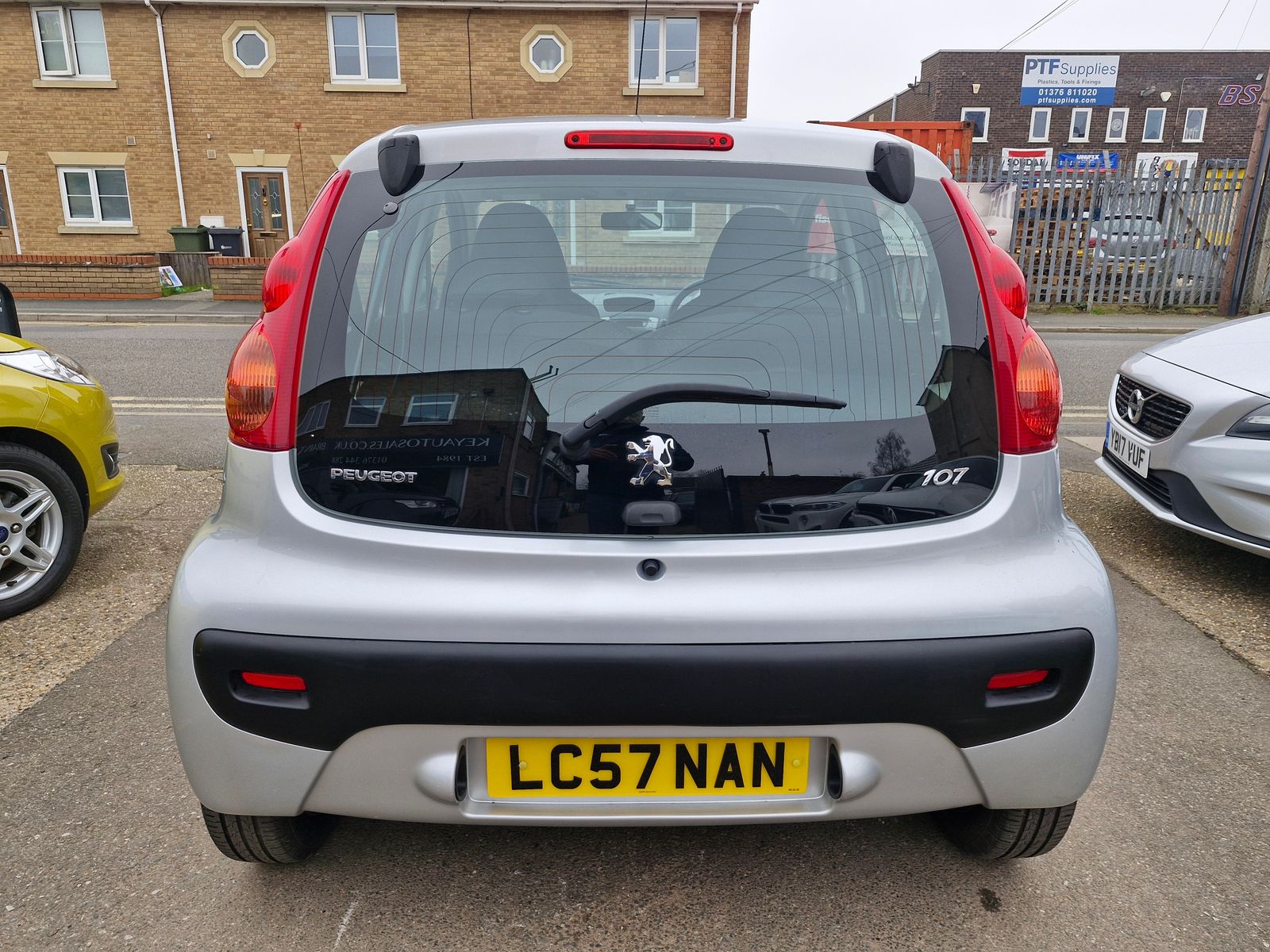 Peugeot 107 1.0 12V Urban Hatchback 5dr Petrol Manual Euro 5 (68 ps) 5dr Manual 2026