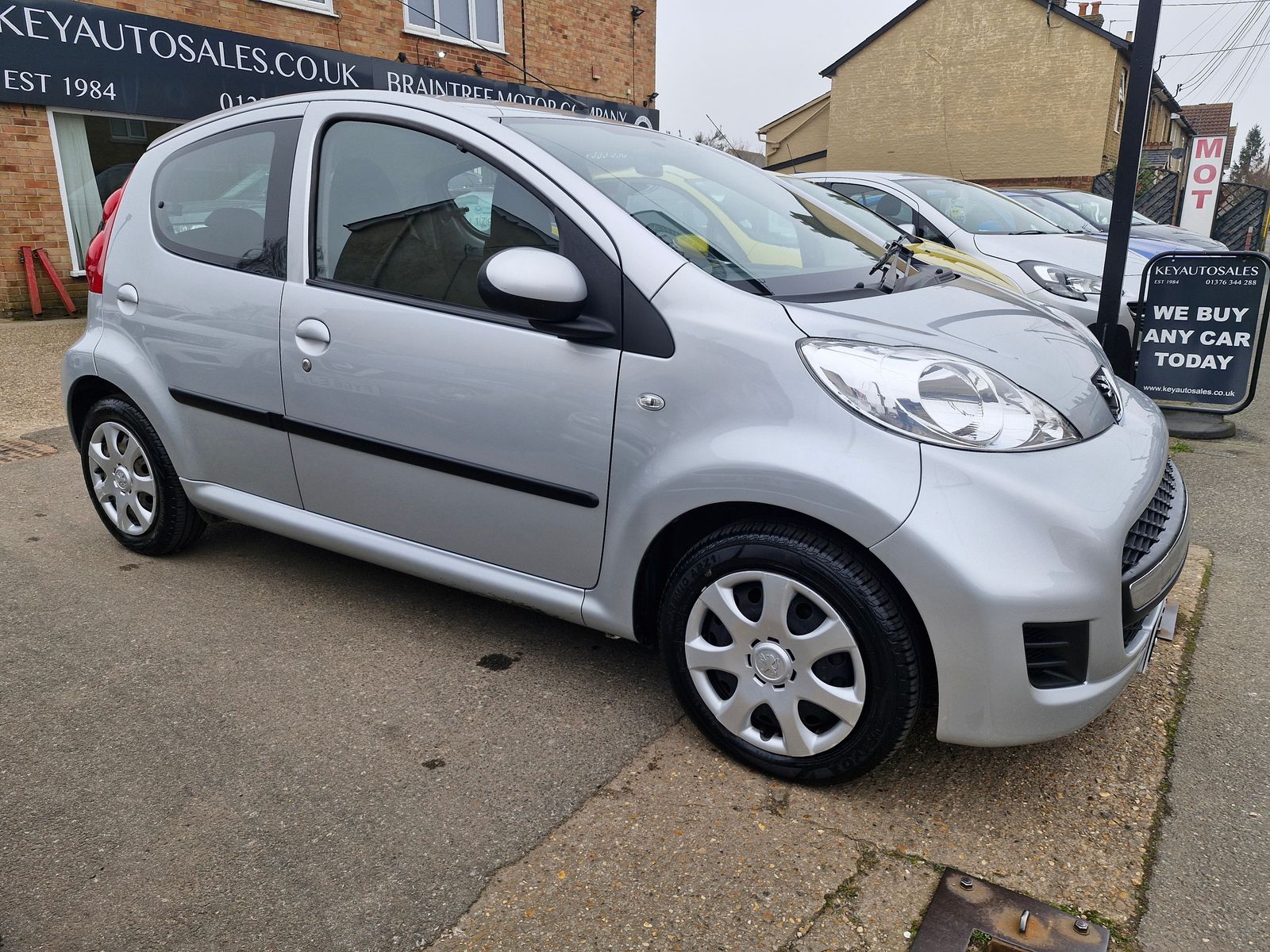 Peugeot 107 1.0 12V Urban Hatchback 5dr Petrol Manual Euro 5 (68 ps) 5dr Manual 2026