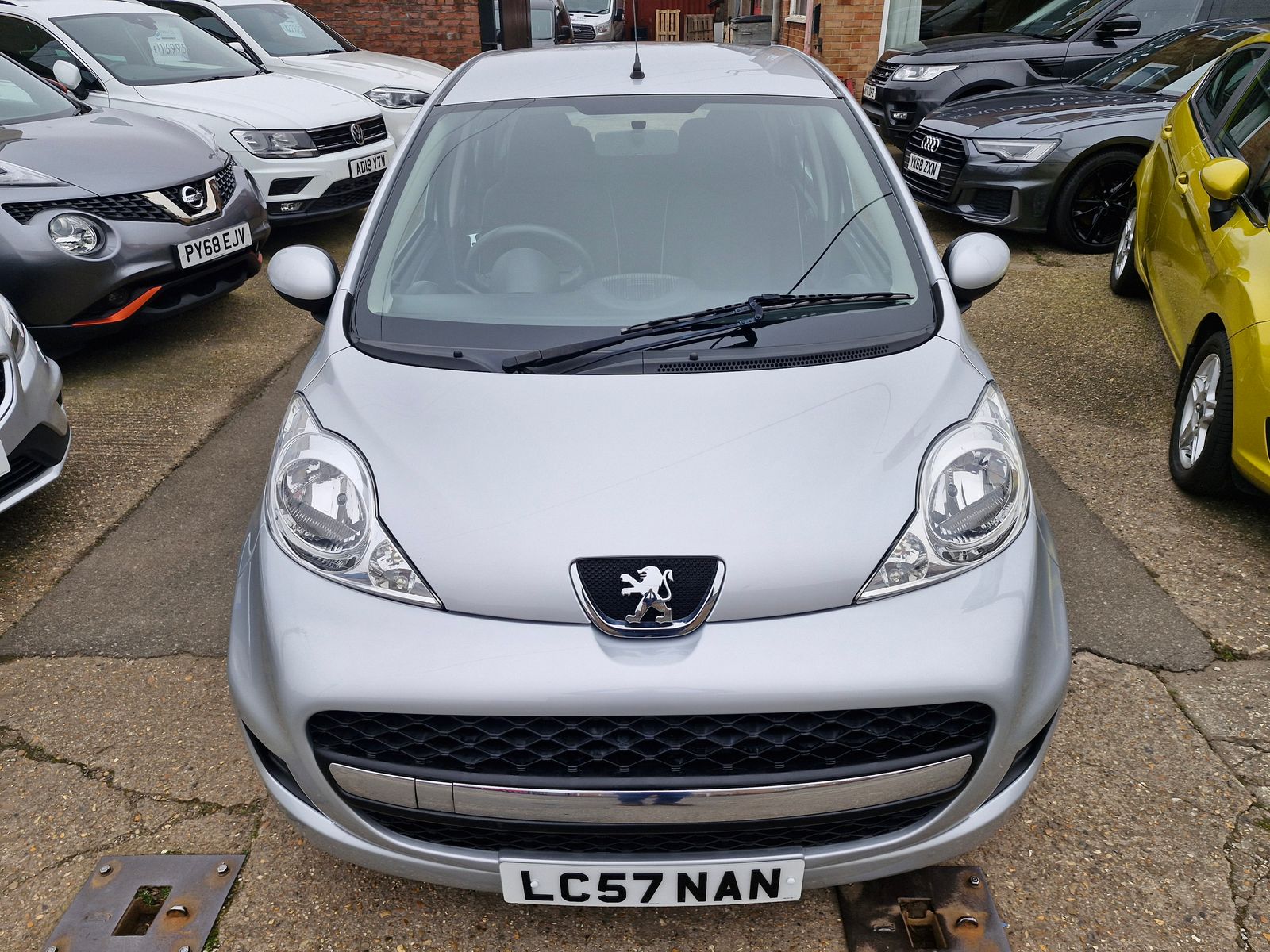 Peugeot 107 1.0 12V Urban Hatchback 5dr Petrol Manual Euro 5 (68 ps) 5dr Manual 2026