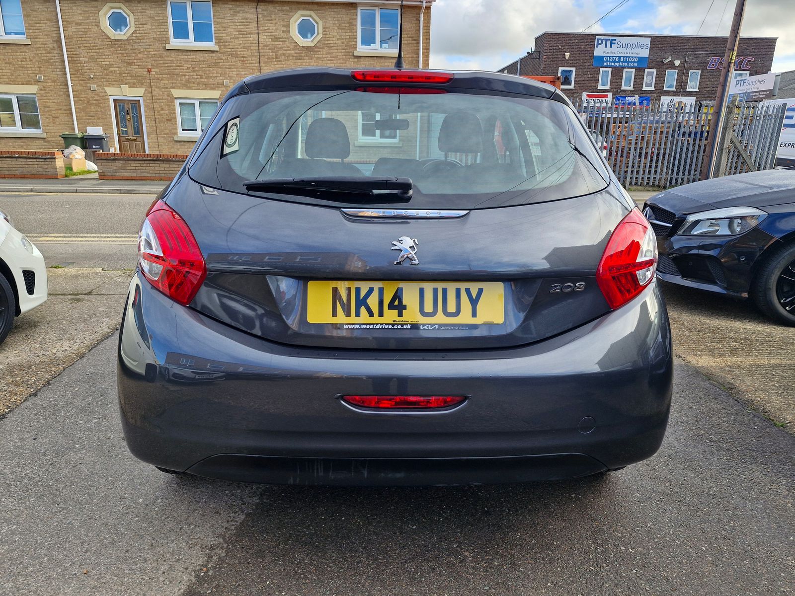 Peugeot 208 1.2 VTi Active Hatchback 5dr Petrol Manual Euro 5 (82 ps) 5dr Manual 2025