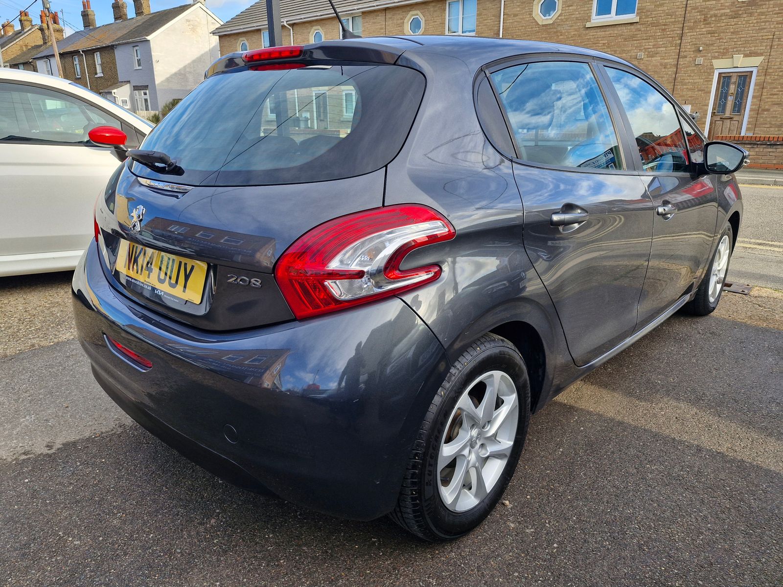 Peugeot 208 1.2 VTi Active Hatchback 5dr Petrol Manual Euro 5 (82 ps) 5dr Manual 2025