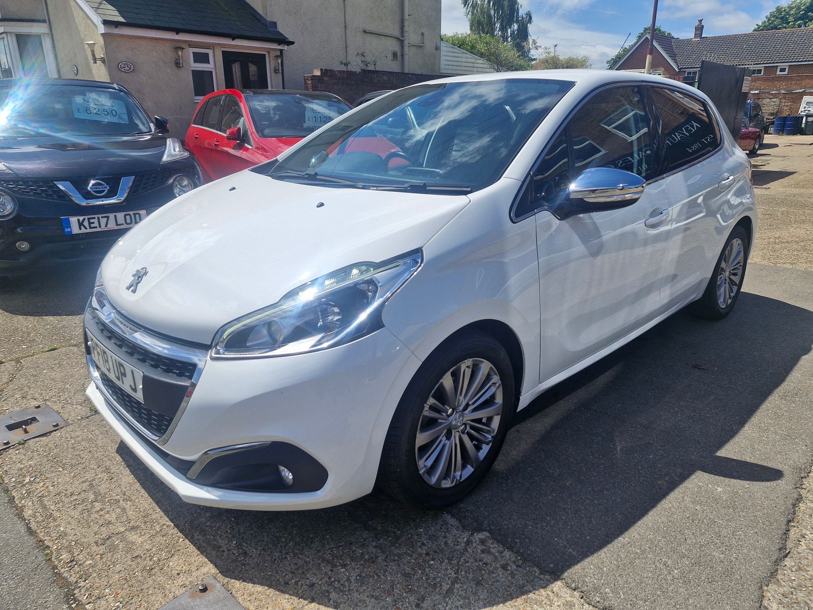 Peugeot 208 1.2L Allure Hatchback 5dr Petrol Manual Euro 6 (82 bhp) 5dr Manual 2025