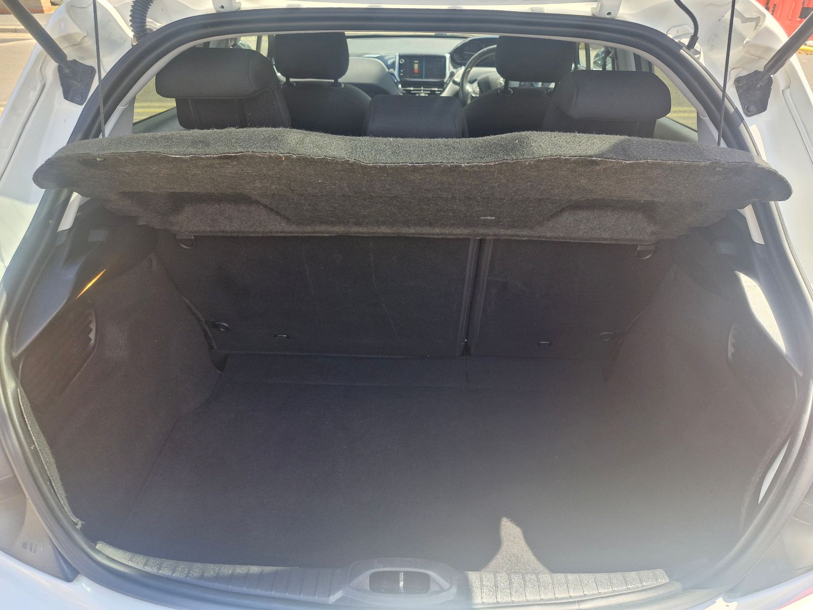 Peugeot 208 1.2L Allure Hatchback 5dr Petrol Manual Euro 6 (82 bhp) 5dr Manual 2025