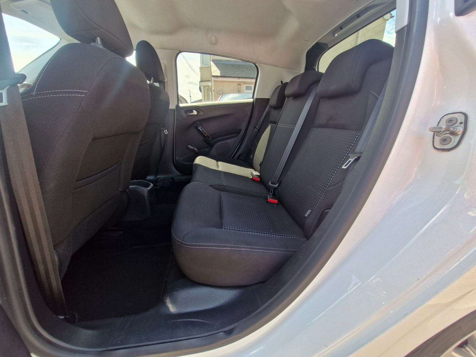 Peugeot 208 1.2L Allure Hatchback 5dr Petrol Manual Euro 6 (82 bhp) 5dr Manual 2025