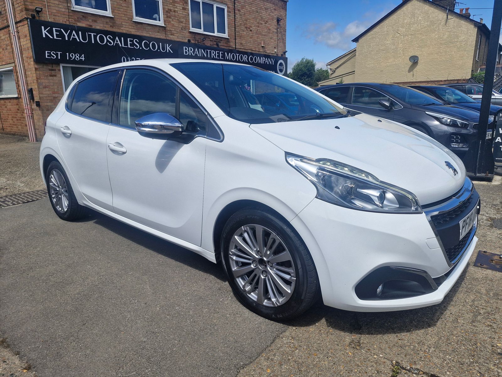 Peugeot 208 1.2L Allure Hatchback 5dr Petrol Manual Euro 6 (82 bhp) 5dr Manual 2025