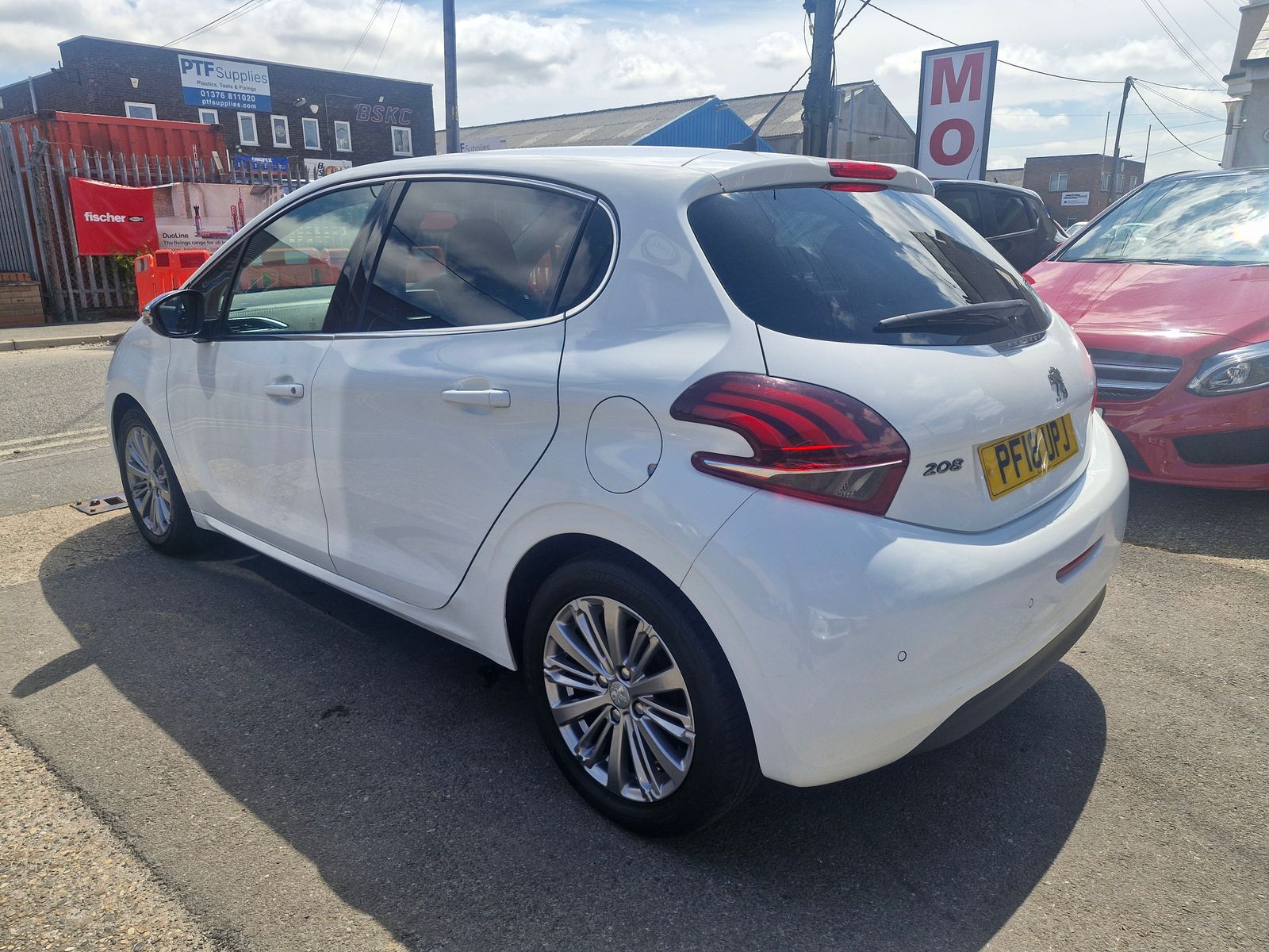 Peugeot 208 1.2L Allure Hatchback 5dr Petrol Manual Euro 6 (82 bhp) 5dr Manual 2025