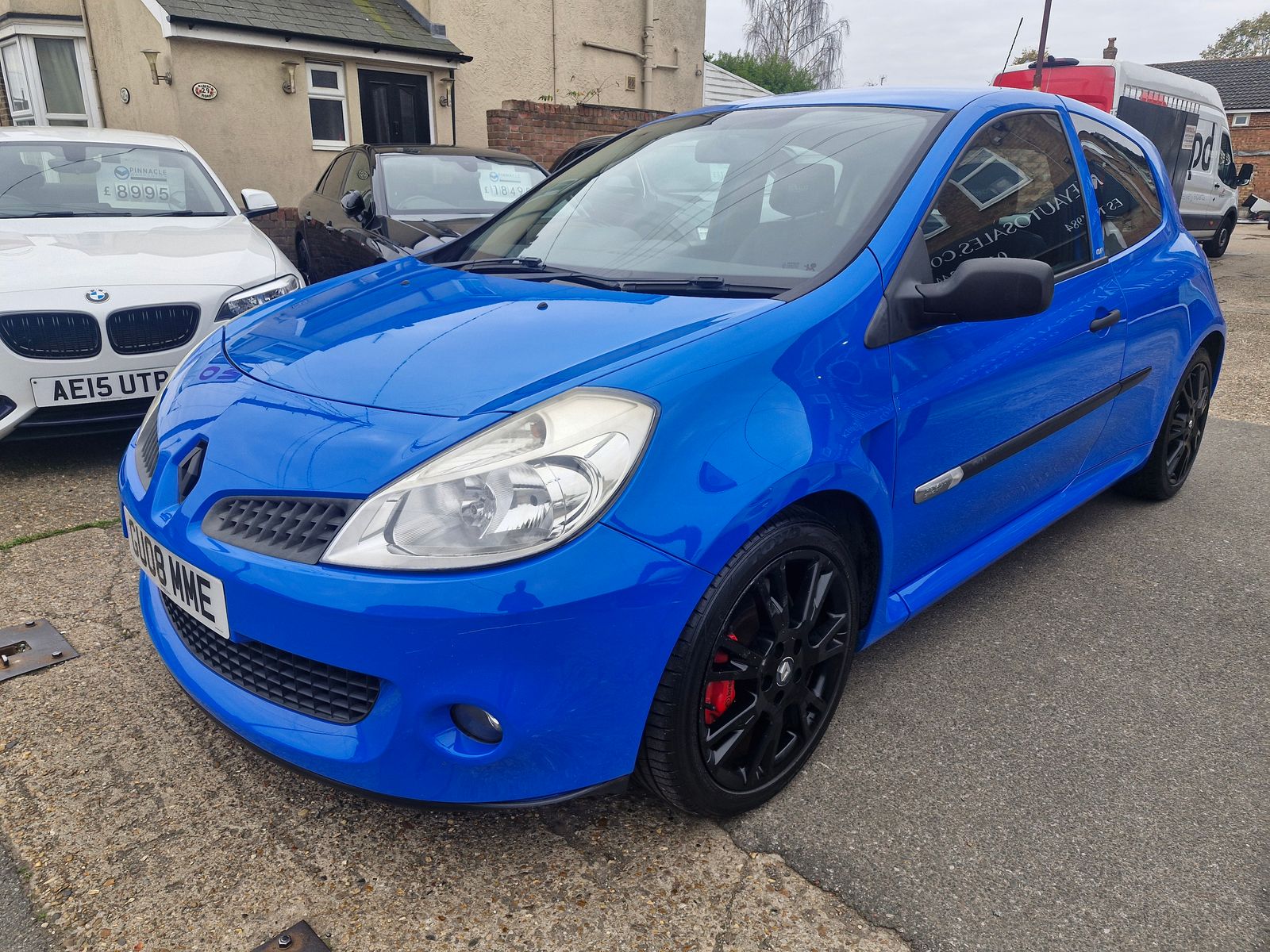 Renault Clio 2.0 VVT Renaultsport Cup Hatchback 3dr Petrol Manual (199 g/km, 197 bhp) 3dr Manual 2025