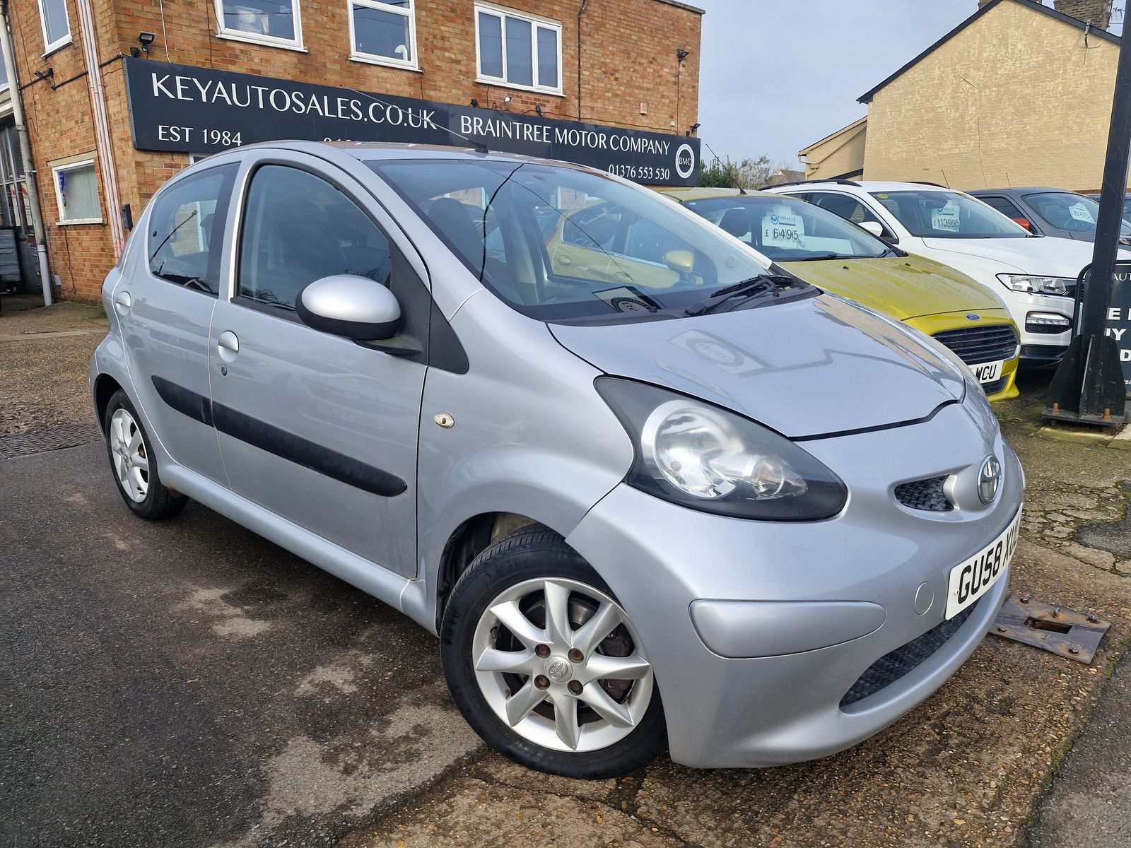 Toyota Aygo 1.0 VVT-i Platinum Hatchback 5dr Petrol Manual Euro 4 (67 bhp) 5dr Manual 2026