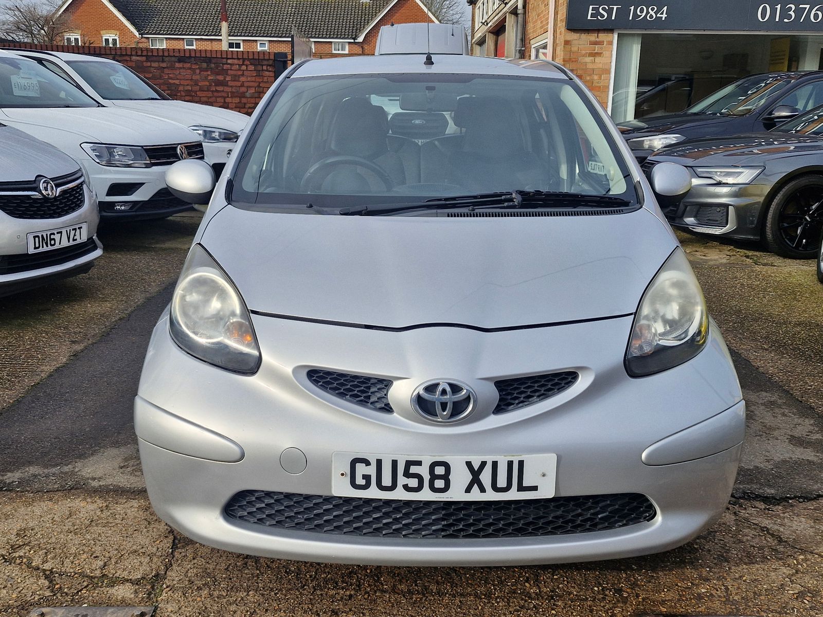 Toyota Aygo 1.0 VVT-i Platinum Hatchback 5dr Petrol Manual Euro 4 (67 bhp) 5dr Manual 2026