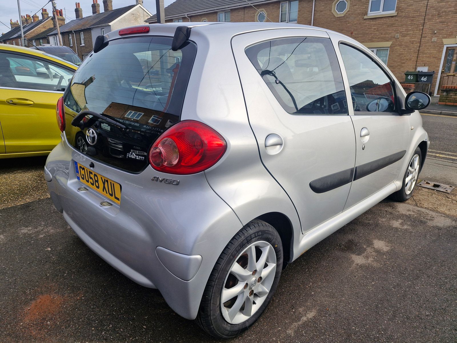 Toyota Aygo 1.0 VVT-i Platinum Hatchback 5dr Petrol Manual Euro 4 (67 bhp) 5dr Manual 2026