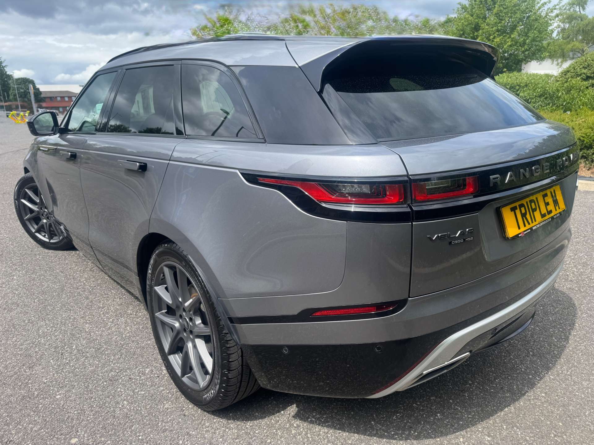 Land Rover Range Rover Velar 3.0 Range Rover Velar R-Dynamic HSE D MHEV Auto 4WD 5dr 5dr Automatic 2026