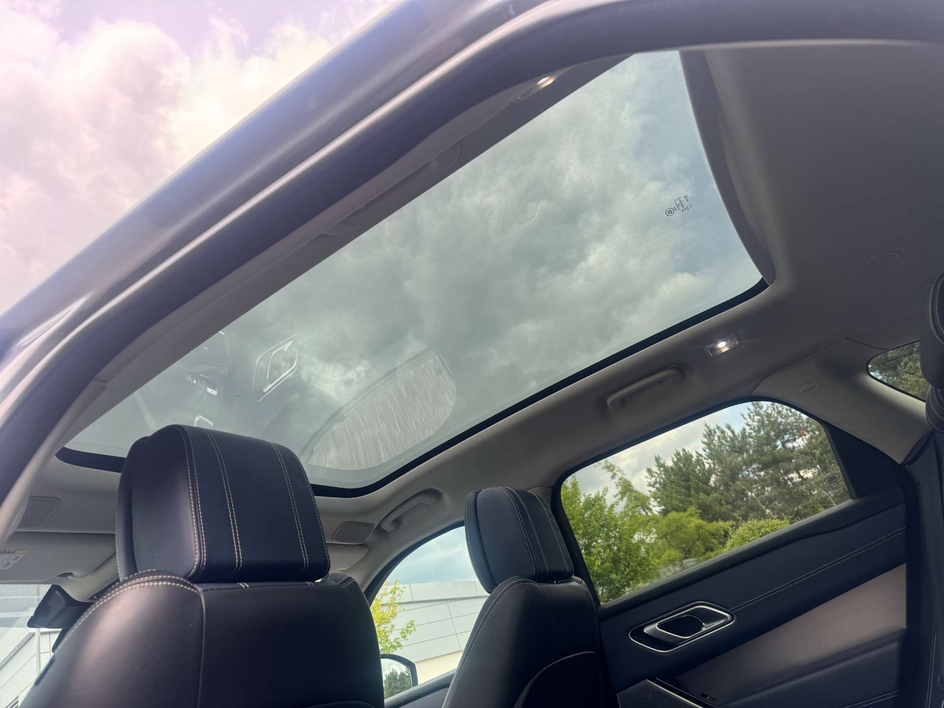 Land Rover Range Rover Velar 3.0 Range Rover Velar R-Dynamic HSE D MHEV Auto 4WD 5dr 5dr Automatic 2026