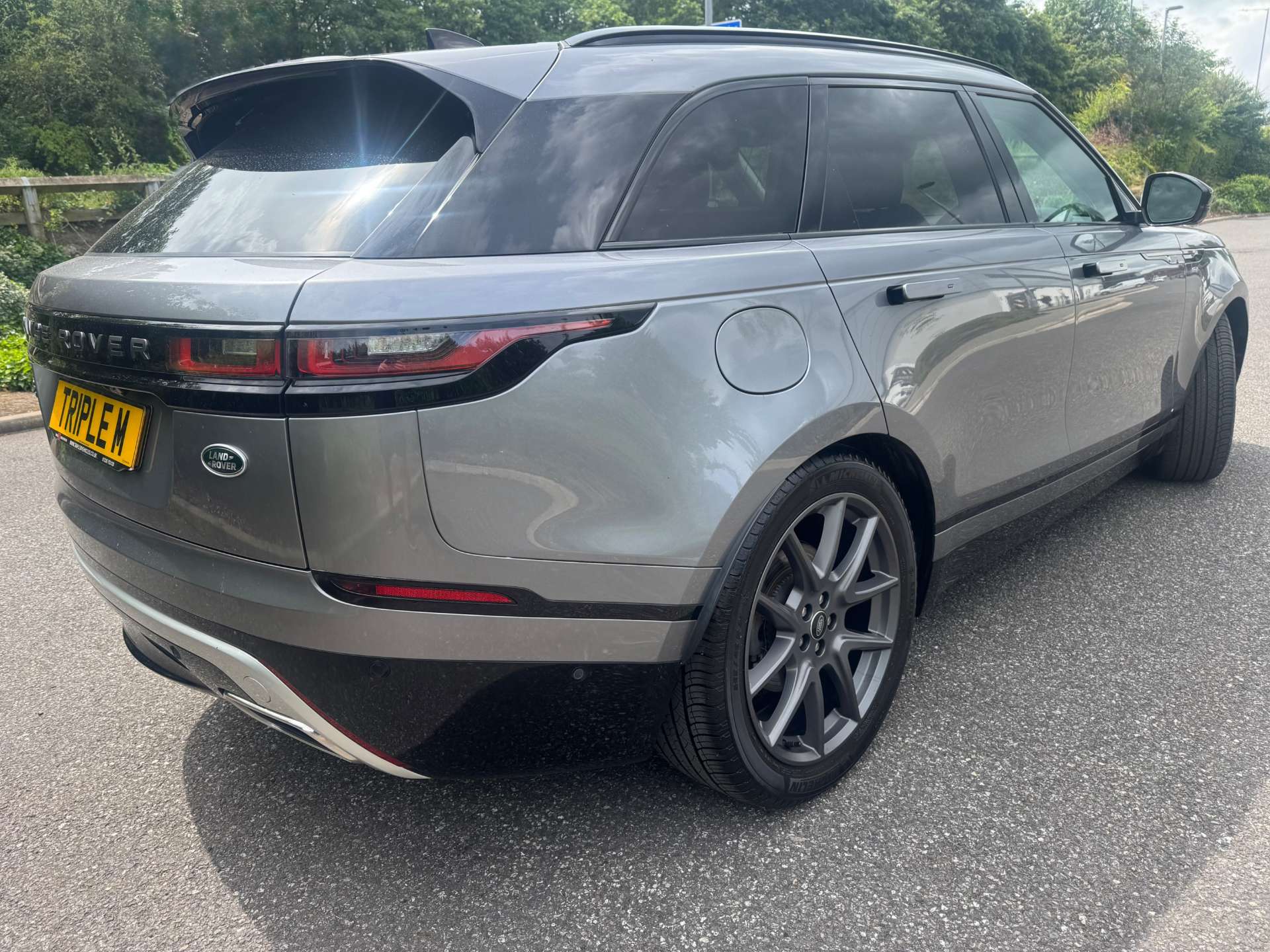 Land Rover Range Rover Velar 3.0 Range Rover Velar R-Dynamic HSE D MHEV Auto 4WD 5dr 5dr Automatic 2026