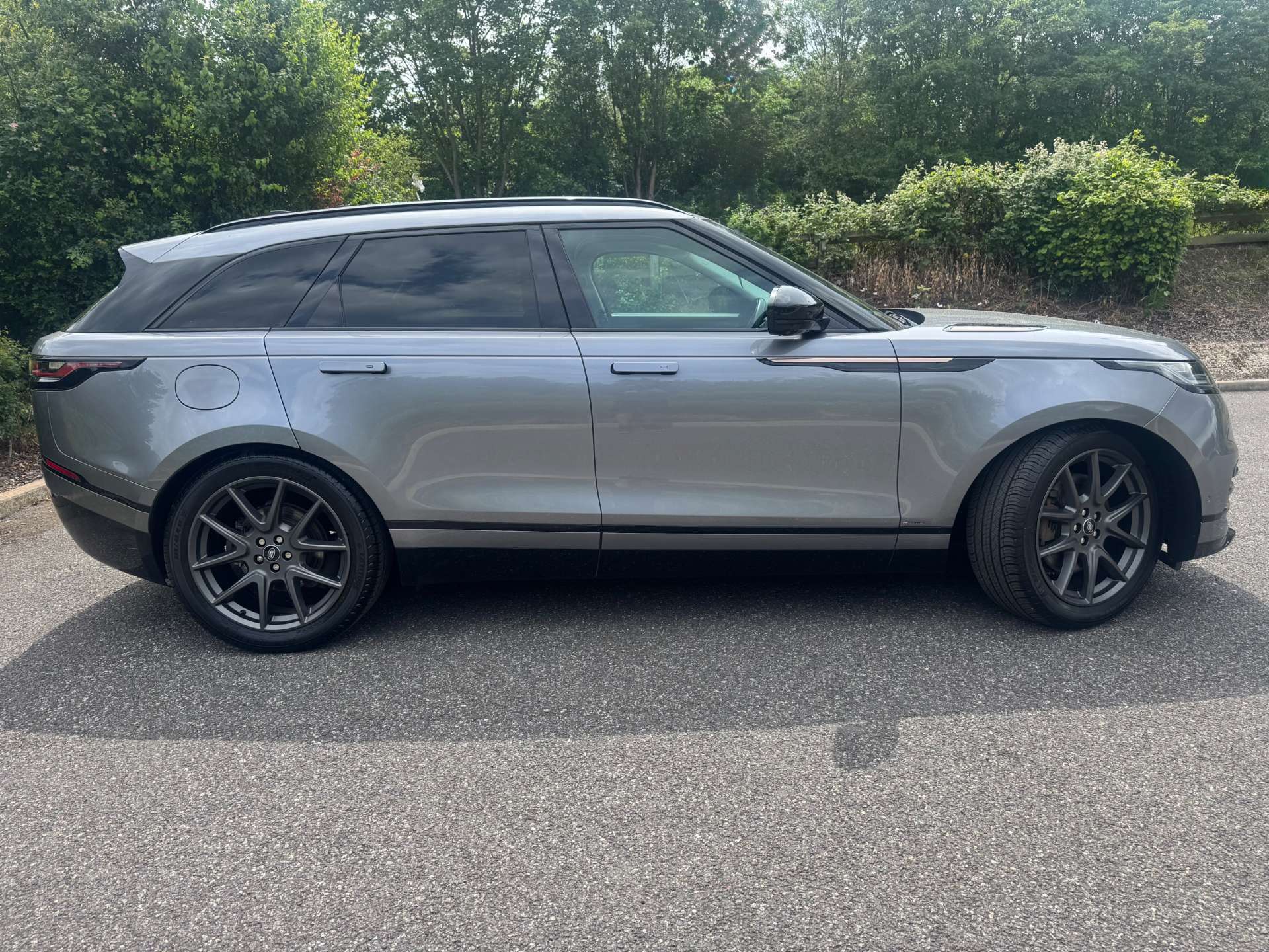 Land Rover Range Rover Velar 3.0 Range Rover Velar R-Dynamic HSE D MHEV Auto 4WD 5dr 5dr Automatic 2026