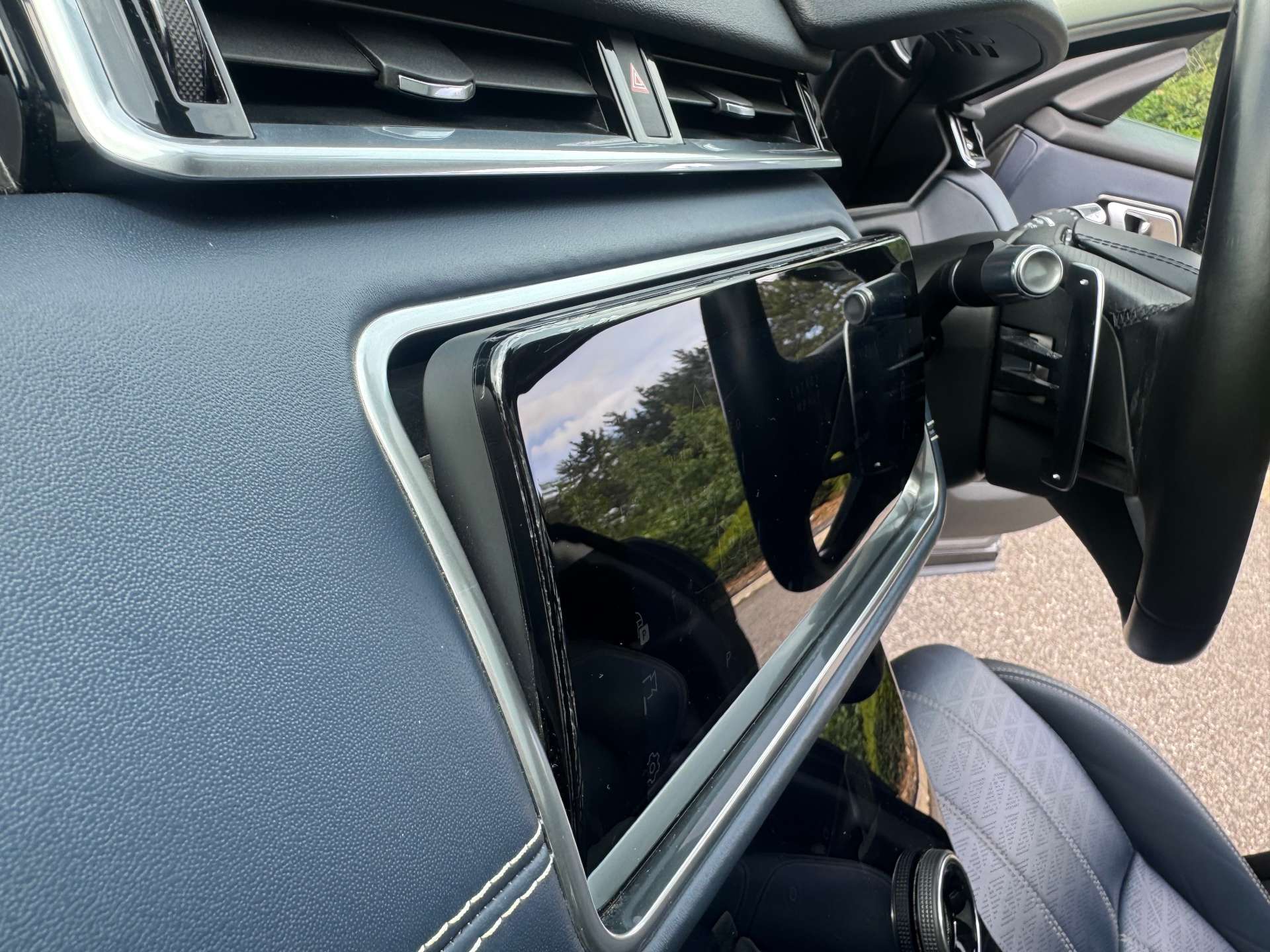 Land Rover Range Rover Velar 3.0 Range Rover Velar R-Dynamic HSE D MHEV Auto 4WD 5dr 5dr Automatic 2026