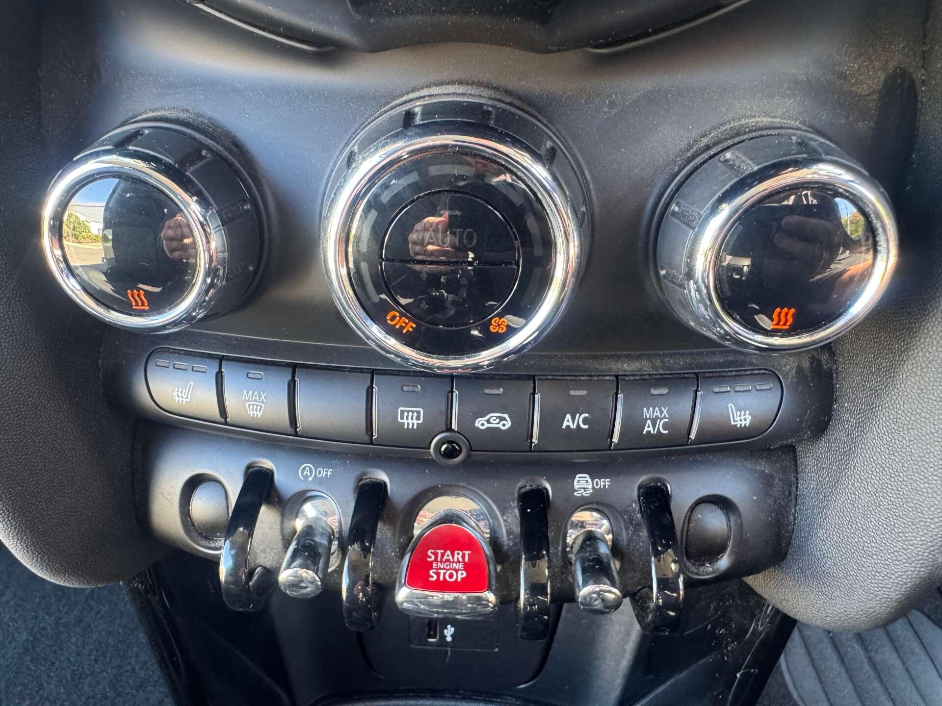 MINI Hatch 1.5 Cooper Classic 3dr 3dr Manual 2025