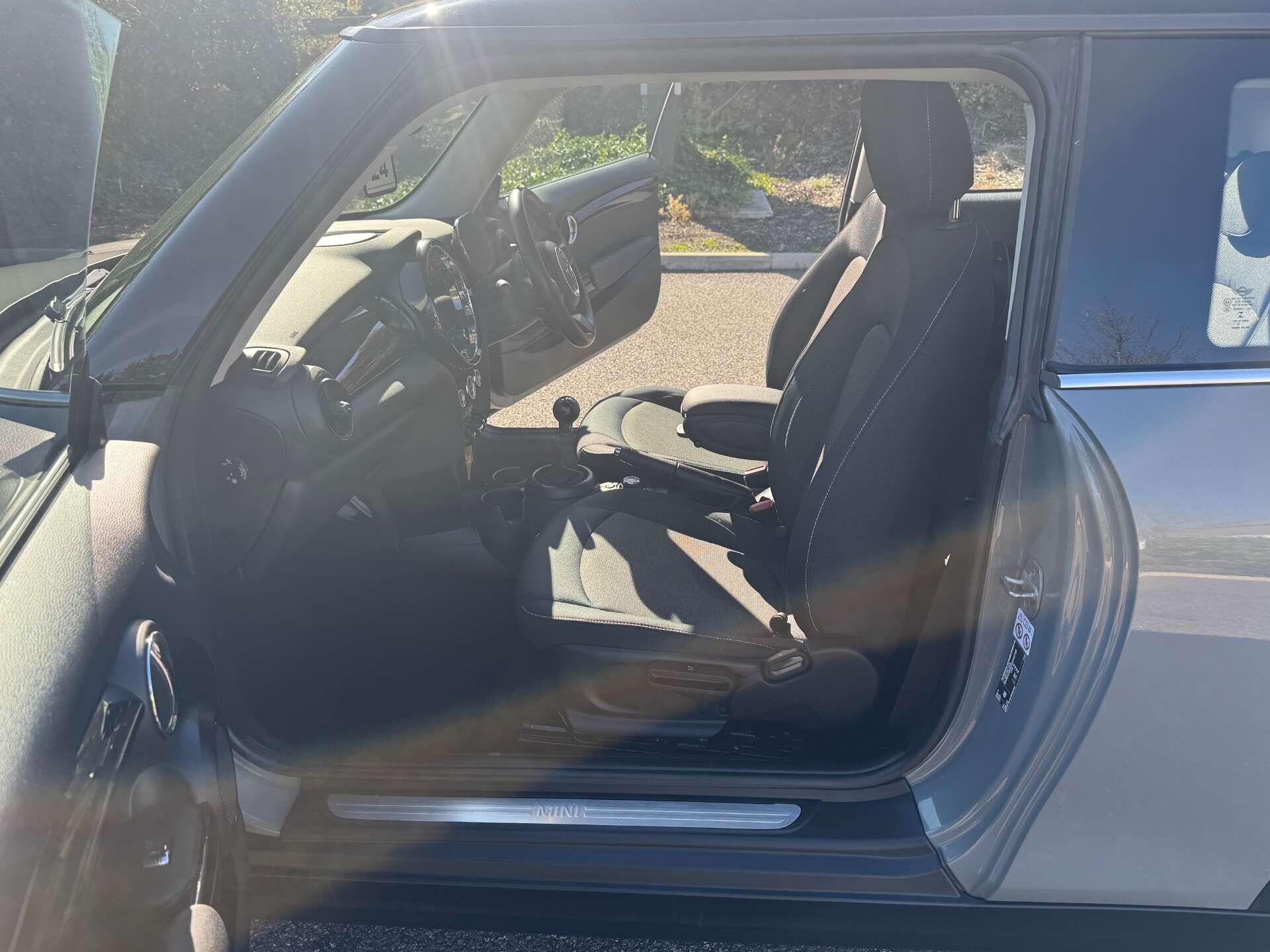 MINI Hatch 1.5 Cooper Classic 3dr 3dr Manual 2025