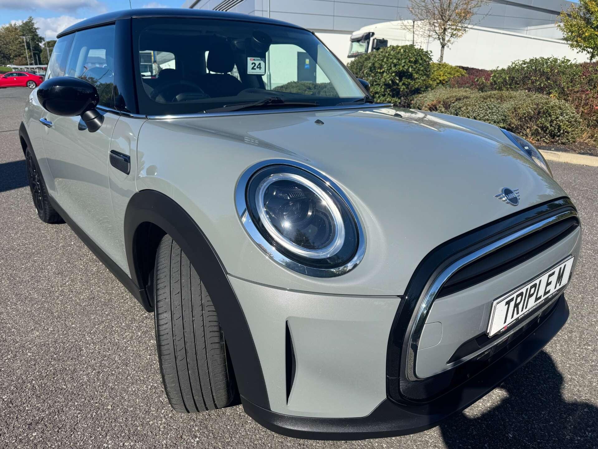 MINI Hatch 1.5 Cooper Classic 3dr 3dr Manual 2025