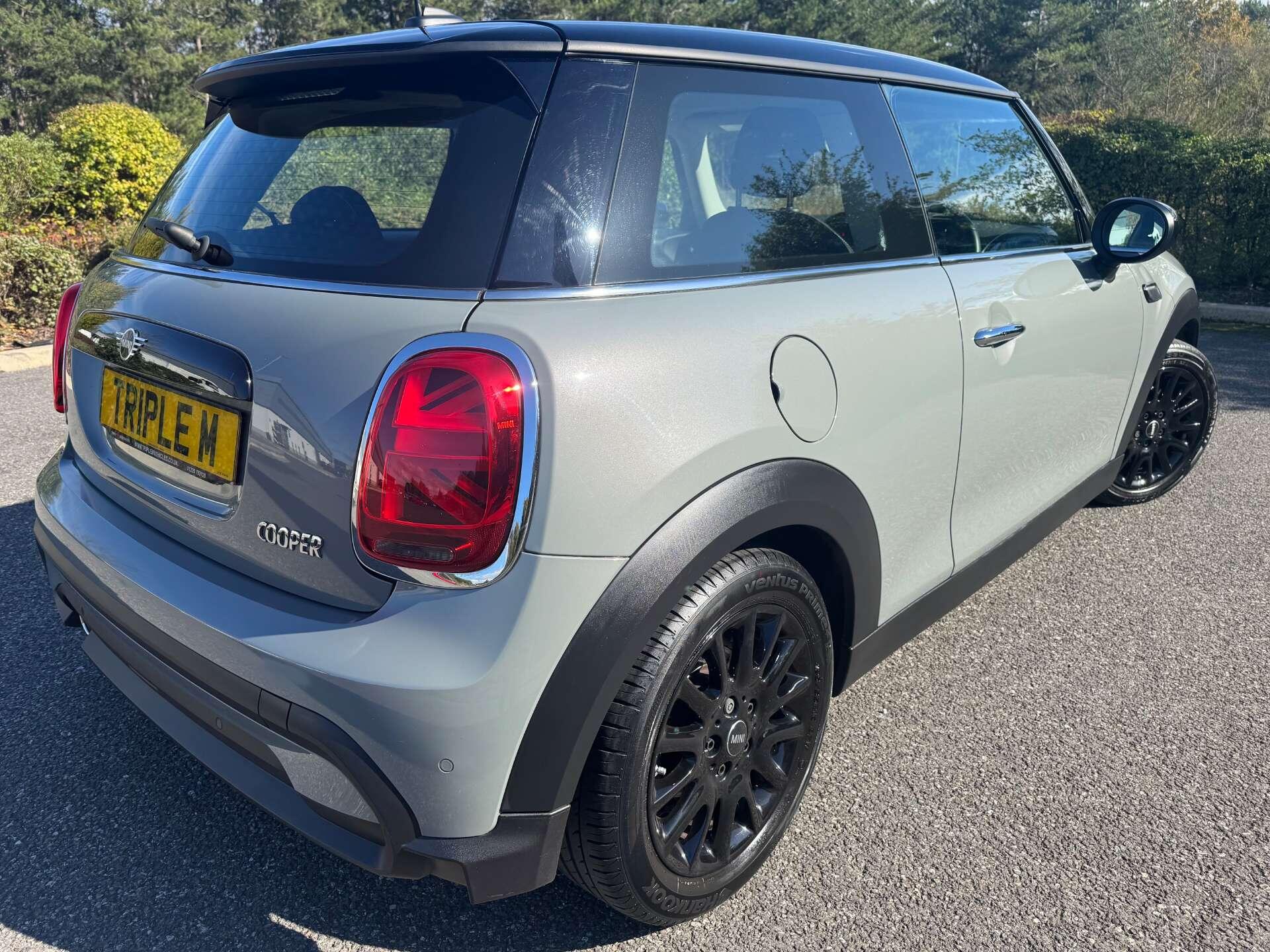 MINI Hatch 1.5 Cooper Classic 3dr 3dr Manual 2025