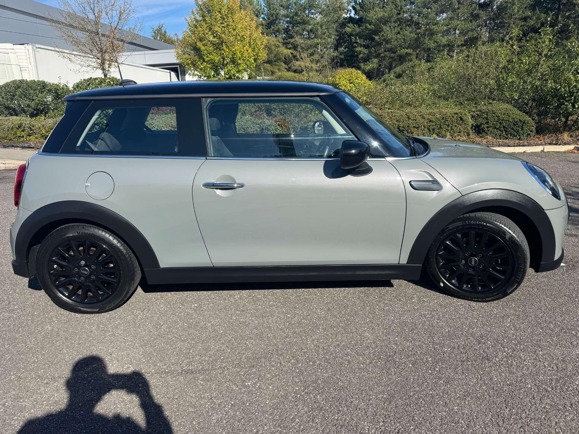 MINI Hatch 1.5 Cooper Classic 3dr 3dr Manual 2025