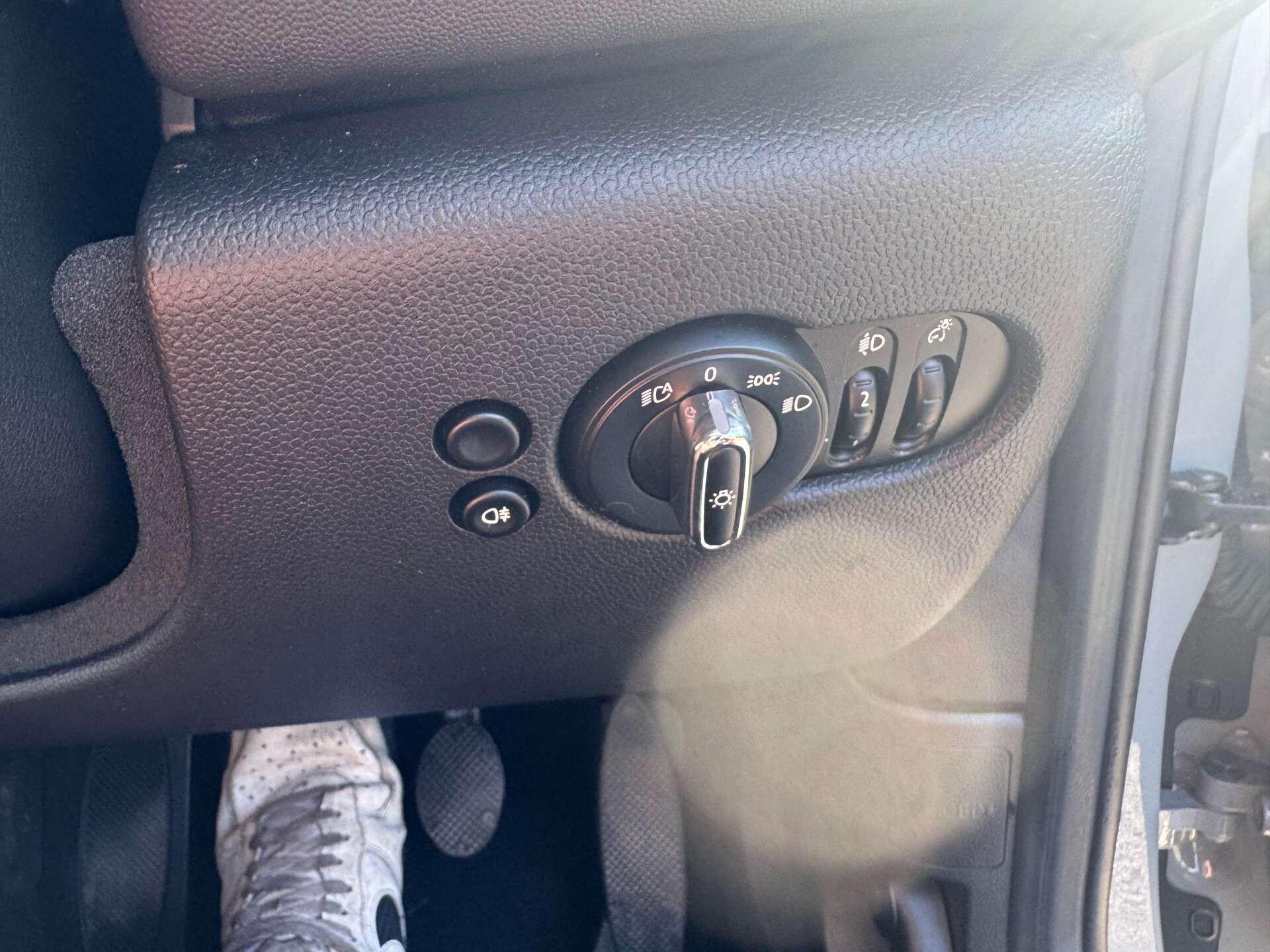 MINI Hatch 1.5 Cooper Classic 3dr 3dr Manual 2025