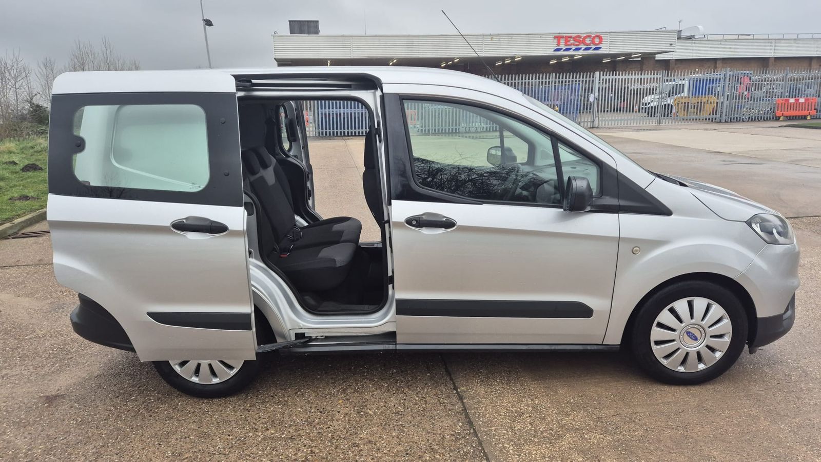 2019 Ford Transit Courier 1.5TDCi Base (75ps)(Eu6dT) Kombi