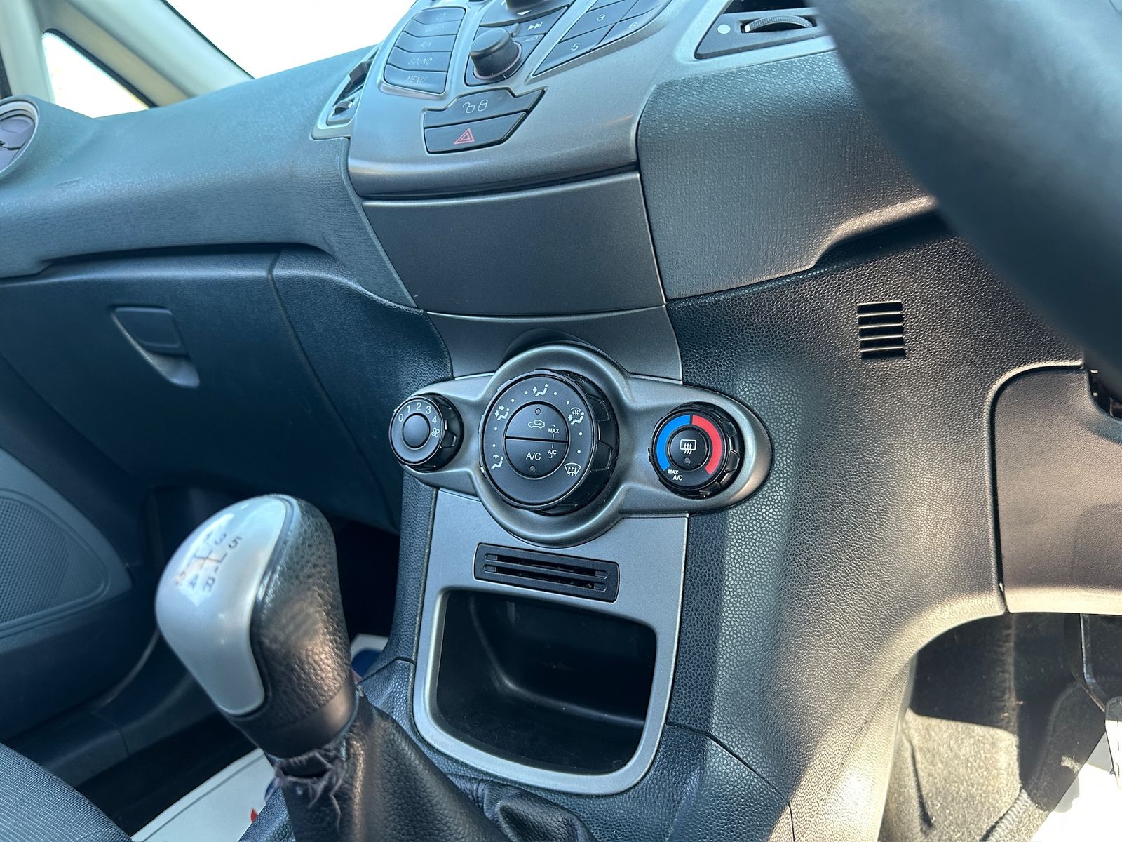 Ford Fiesta 1.25 Edge Hatchback 3dr Petrol Manual (127 g/km, 59 bhp) 3dr Manual 2011