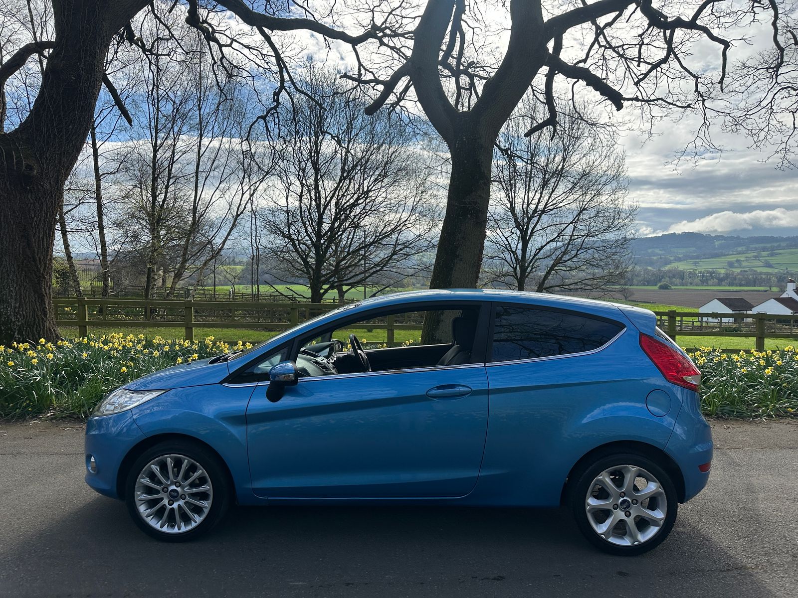 Ford Fiesta 1.4 Titanium Hatchback 3dr Petrol Manual (133 g/km, 94 bhp) 3dr Manual 2009