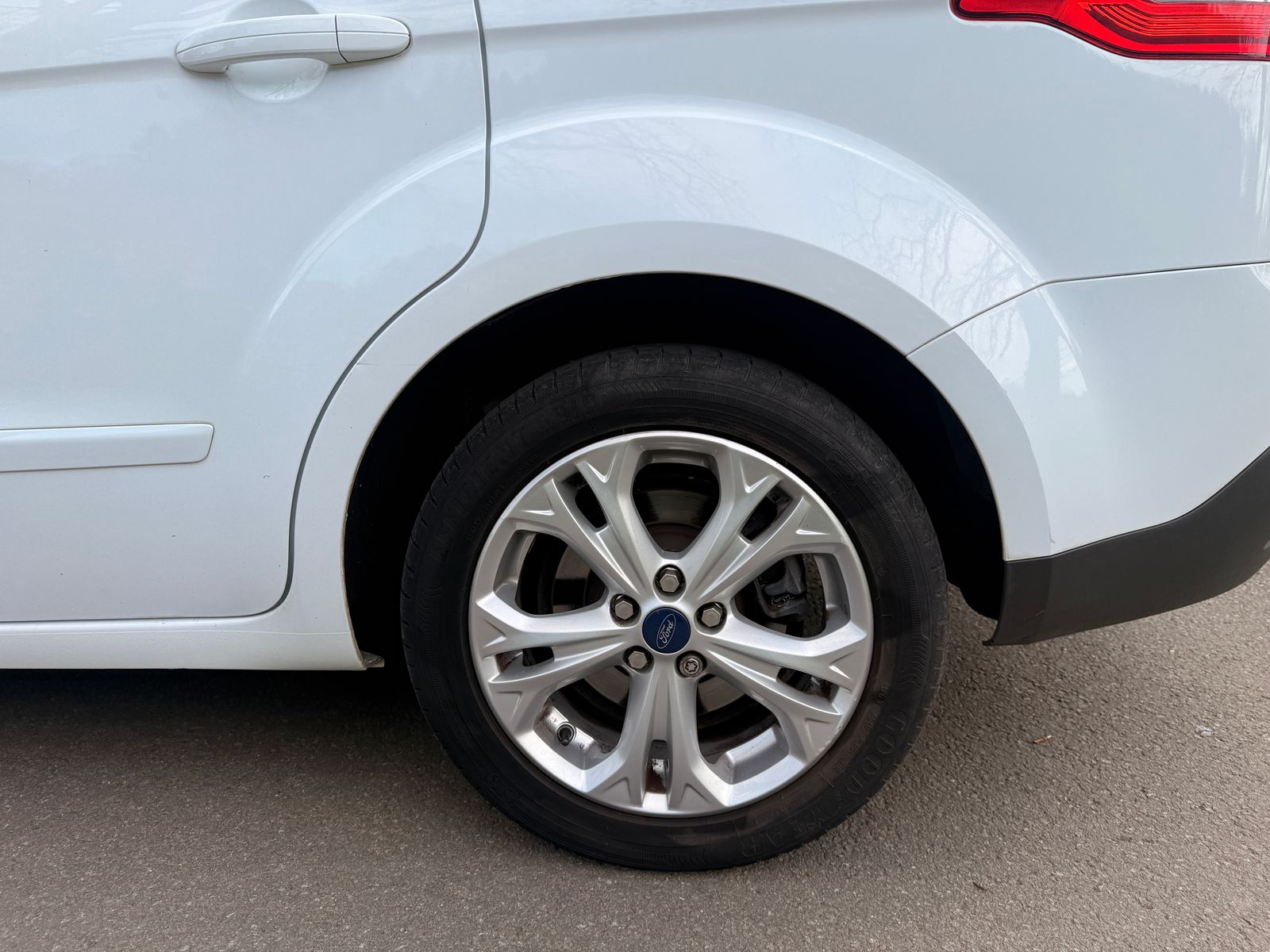 Ford S-Max 2.0 TDCi Zetec MPV 5dr Diesel Manual Euro 5 (140 ps) 5dr Manual 2012