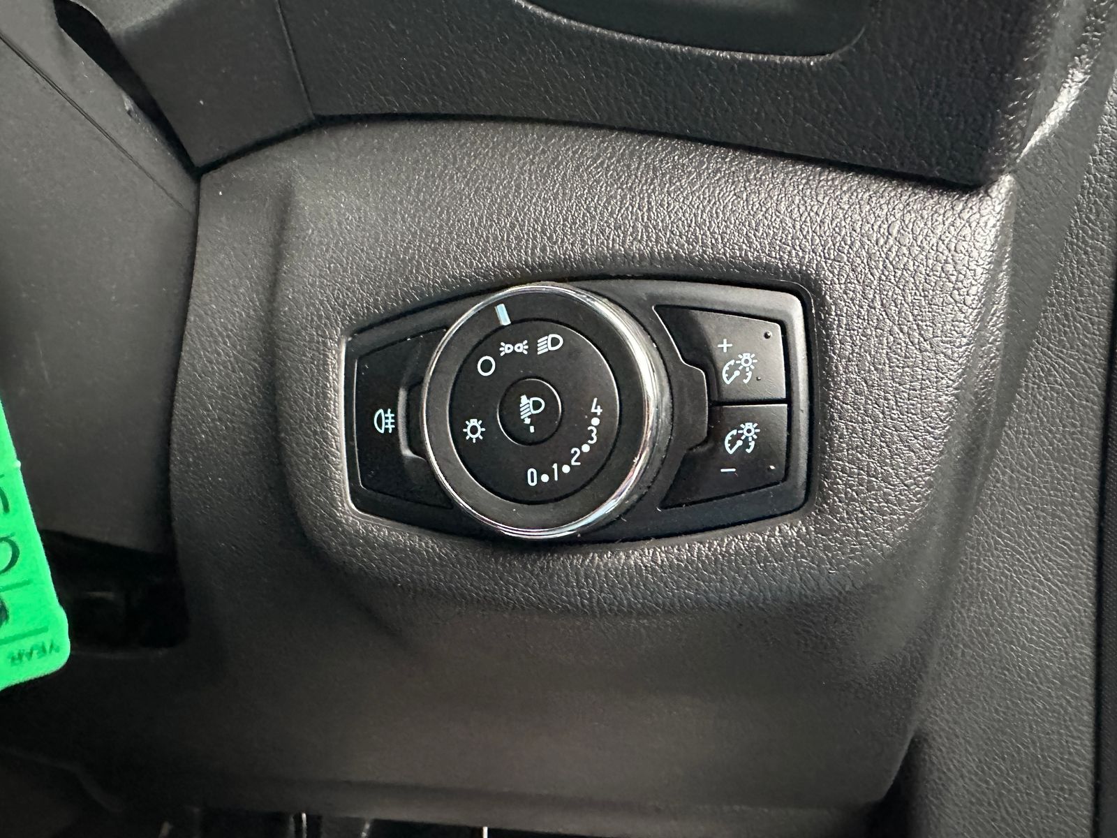 Ford Transit Connect 1.5 TDCi 200 Panel Van 5dr Diesel Manual L1 H1 (120 g/km, 74 bhp) 5dr Manual 2018