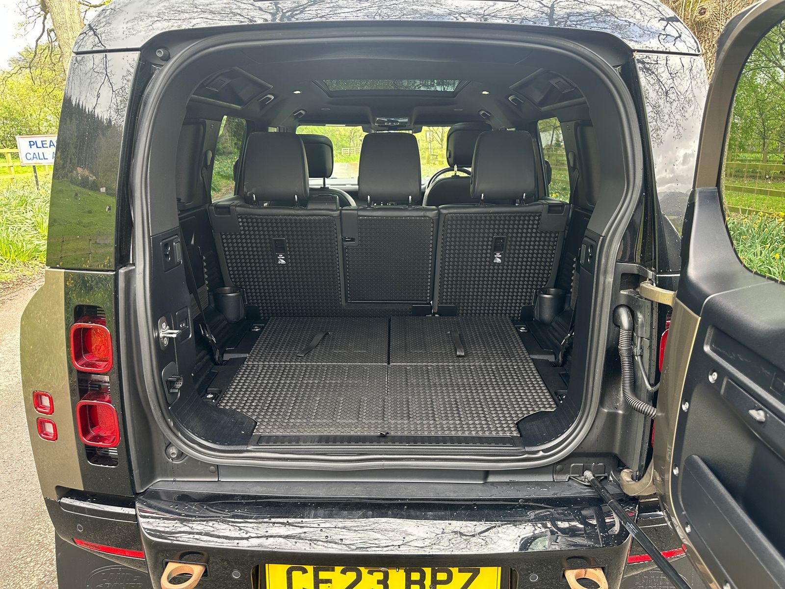 Land Rover DEFENDER 110 3.0 D250 MHEV X-Dynamic HSE SUV 5dr Diesel Auto 4WD Euro 6 (s/s) (250 ps) 5dr Automatic 2023