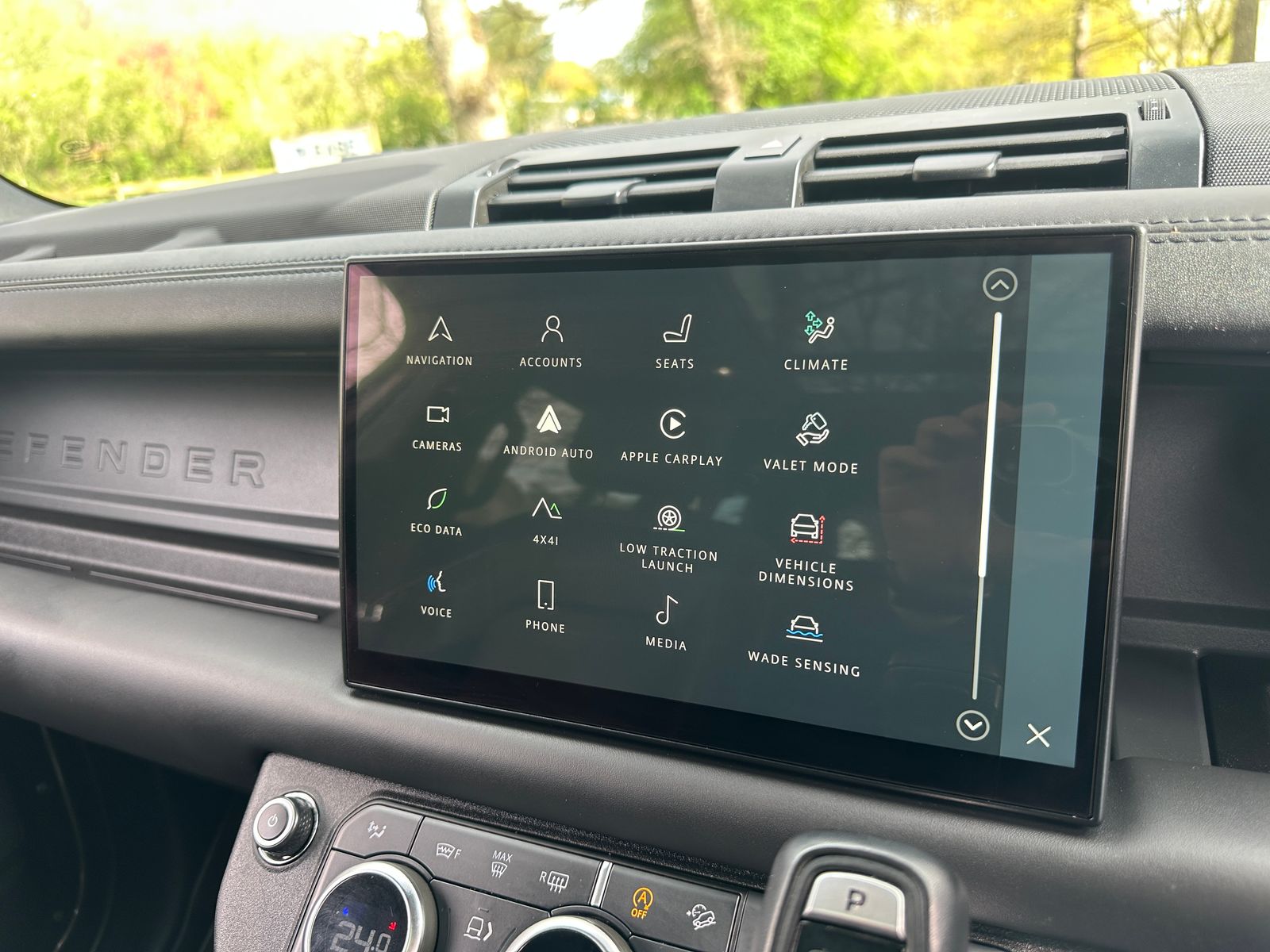 Land Rover DEFENDER 110 3.0 D250 MHEV X-Dynamic HSE SUV 5dr Diesel Auto 4WD Euro 6 (s/s) (250 ps) 5dr Automatic 2023