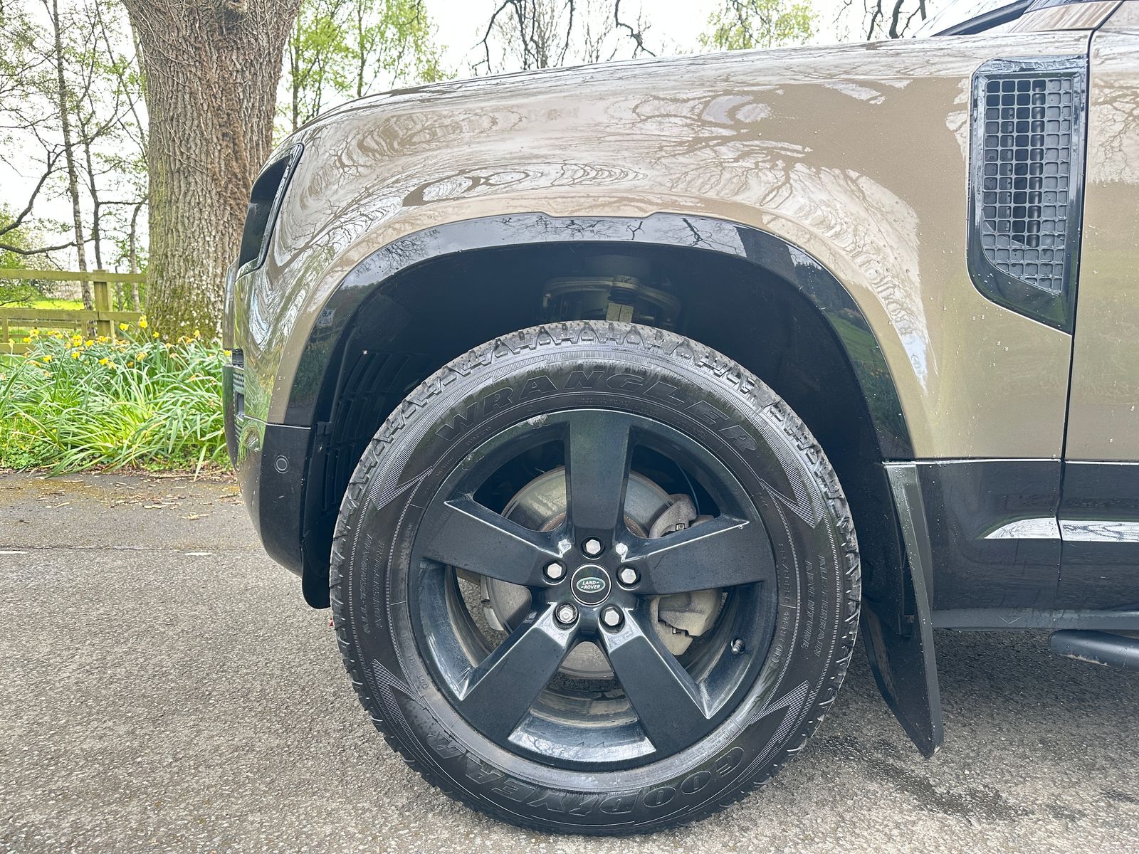 Land Rover DEFENDER 110 3.0 D250 MHEV X-Dynamic HSE SUV 5dr Diesel Auto 4WD Euro 6 (s/s) (250 ps) 5dr Automatic 2023