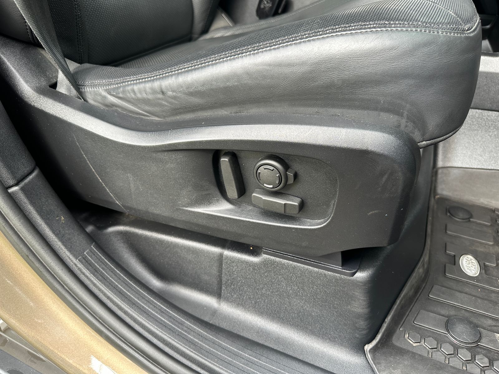 Land Rover DEFENDER 110 3.0 D250 MHEV X-Dynamic HSE SUV 5dr Diesel Auto 4WD Euro 6 (s/s) (250 ps) 5dr Automatic 2023