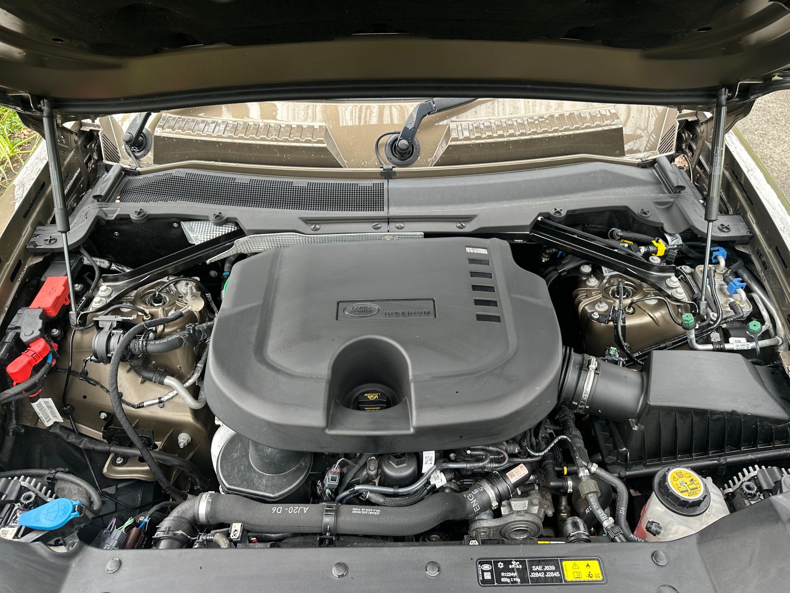 Land Rover DEFENDER 110 3.0 D250 MHEV X-Dynamic HSE SUV 5dr Diesel Auto 4WD Euro 6 (s/s) (250 ps) 5dr Automatic 2023