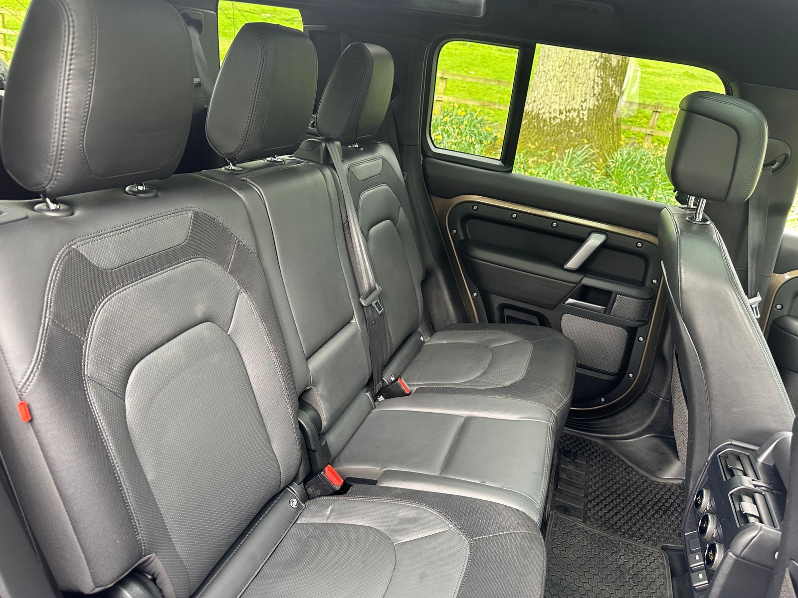 Land Rover DEFENDER 110 3.0 D250 MHEV X-Dynamic HSE SUV 5dr Diesel Auto 4WD Euro 6 (s/s) (250 ps) 5dr Automatic 2023