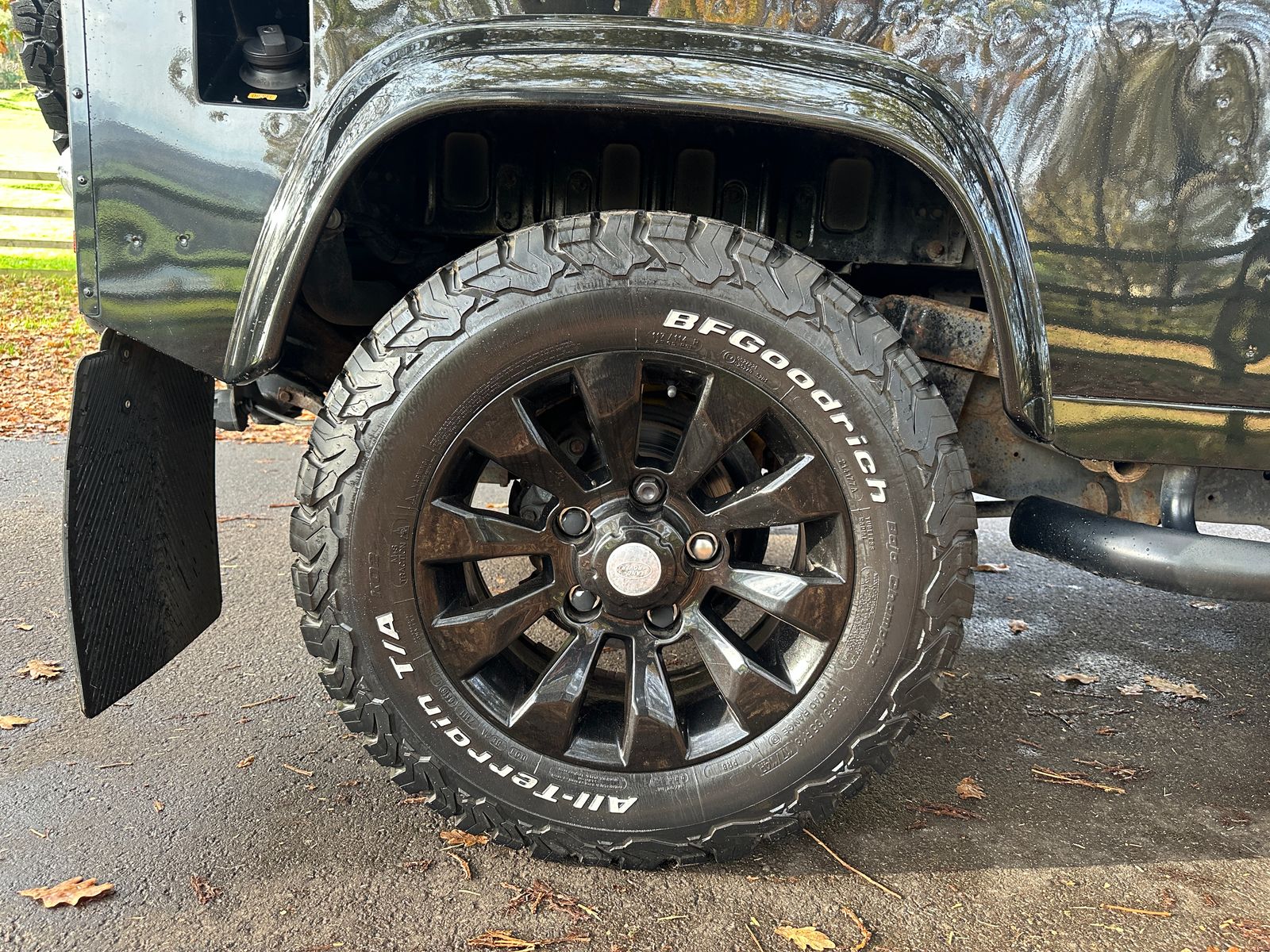 Land Rover Defender 90 2.2 TDCi XS Station Wagon Double Cab 3dr Diesel Manual 4WD SWB Euro 5 (122 ps) 3dr Manual 2016