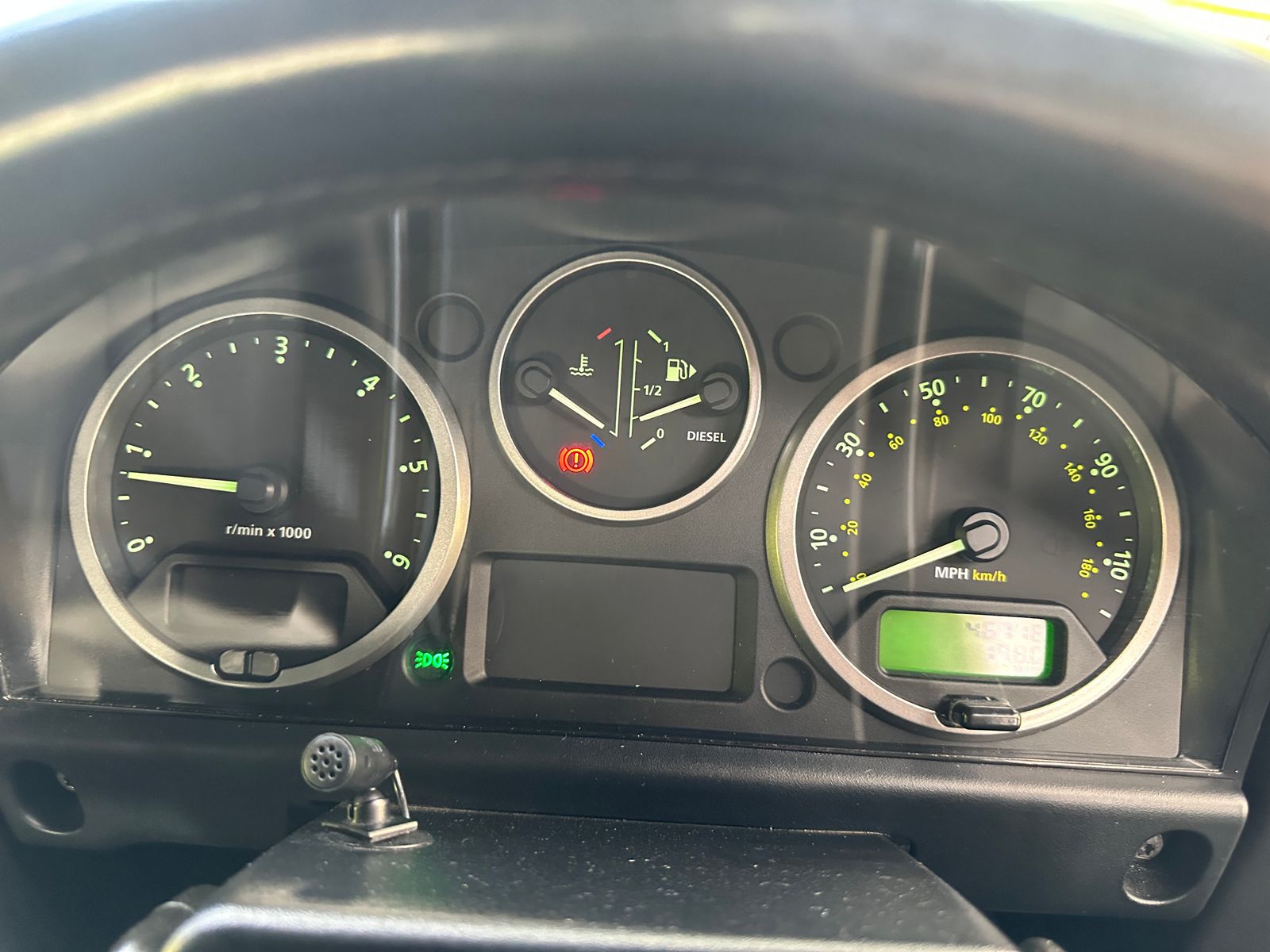 Land Rover Defender 90 2.2 TDCi XS Station Wagon Double Cab 3dr Diesel Manual 4WD SWB Euro 5 (122 ps) 3dr Manual 2016