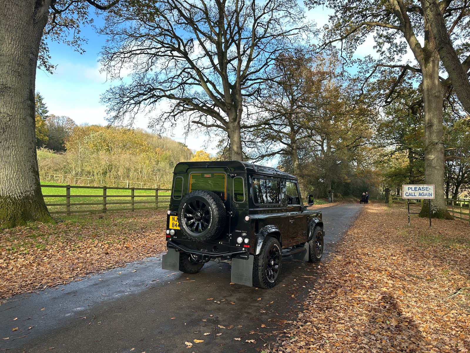 Land Rover Defender 90 2.2 TDCi XS Station Wagon Double Cab 3dr Diesel Manual 4WD SWB Euro 5 (122 ps) 3dr Manual 2016
