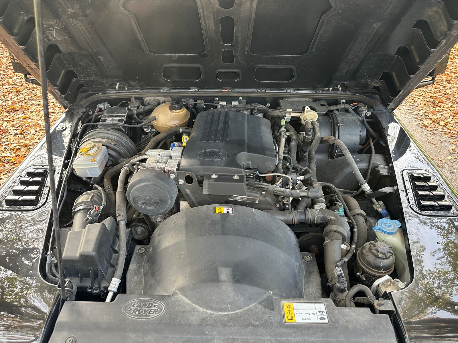 Land Rover Defender 90 2.2 TDCi XS Station Wagon Double Cab 3dr Diesel Manual 4WD SWB Euro 5 (122 ps) 3dr Manual 2016