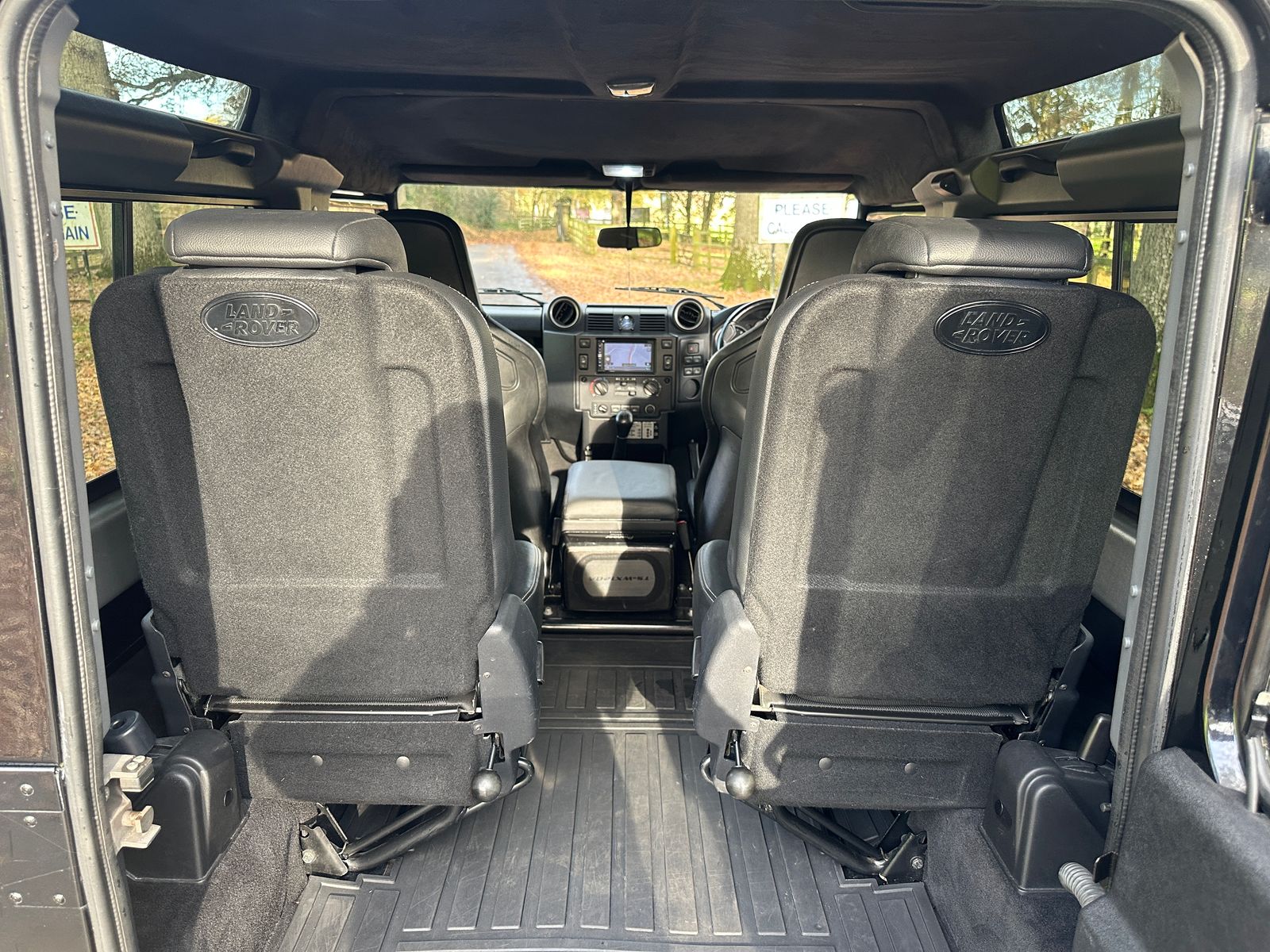 Land Rover Defender 90 2.2 TDCi XS Station Wagon Double Cab 3dr Diesel Manual 4WD SWB Euro 5 (122 ps) 3dr Manual 2016